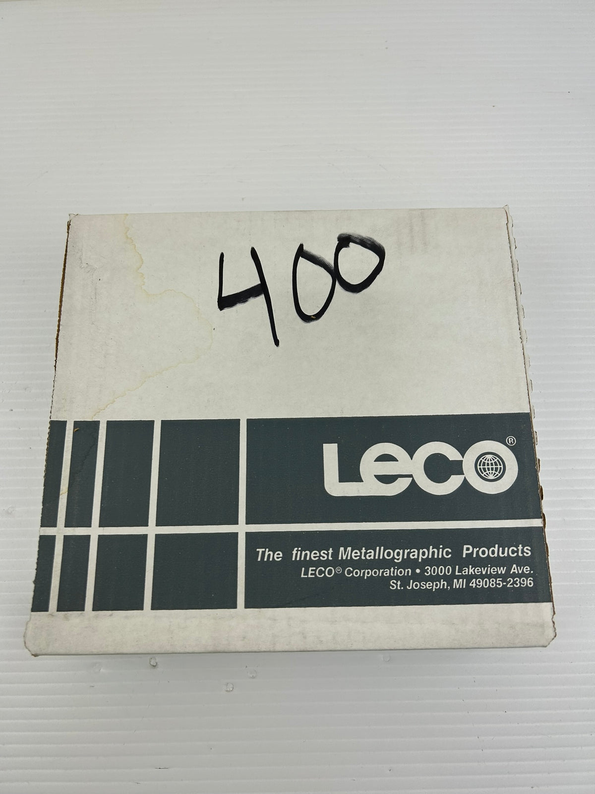 LECO 810-267-PRM 8" 400 Grit Silicon Carbide PSA Abrasive Discs 100 Count