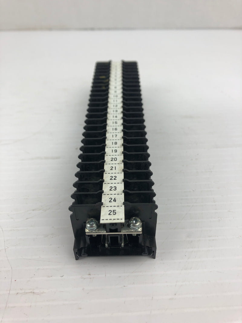 Idec BNH10W Terminal Block 600V 15A 1.25mm² 25P - Missing Cover