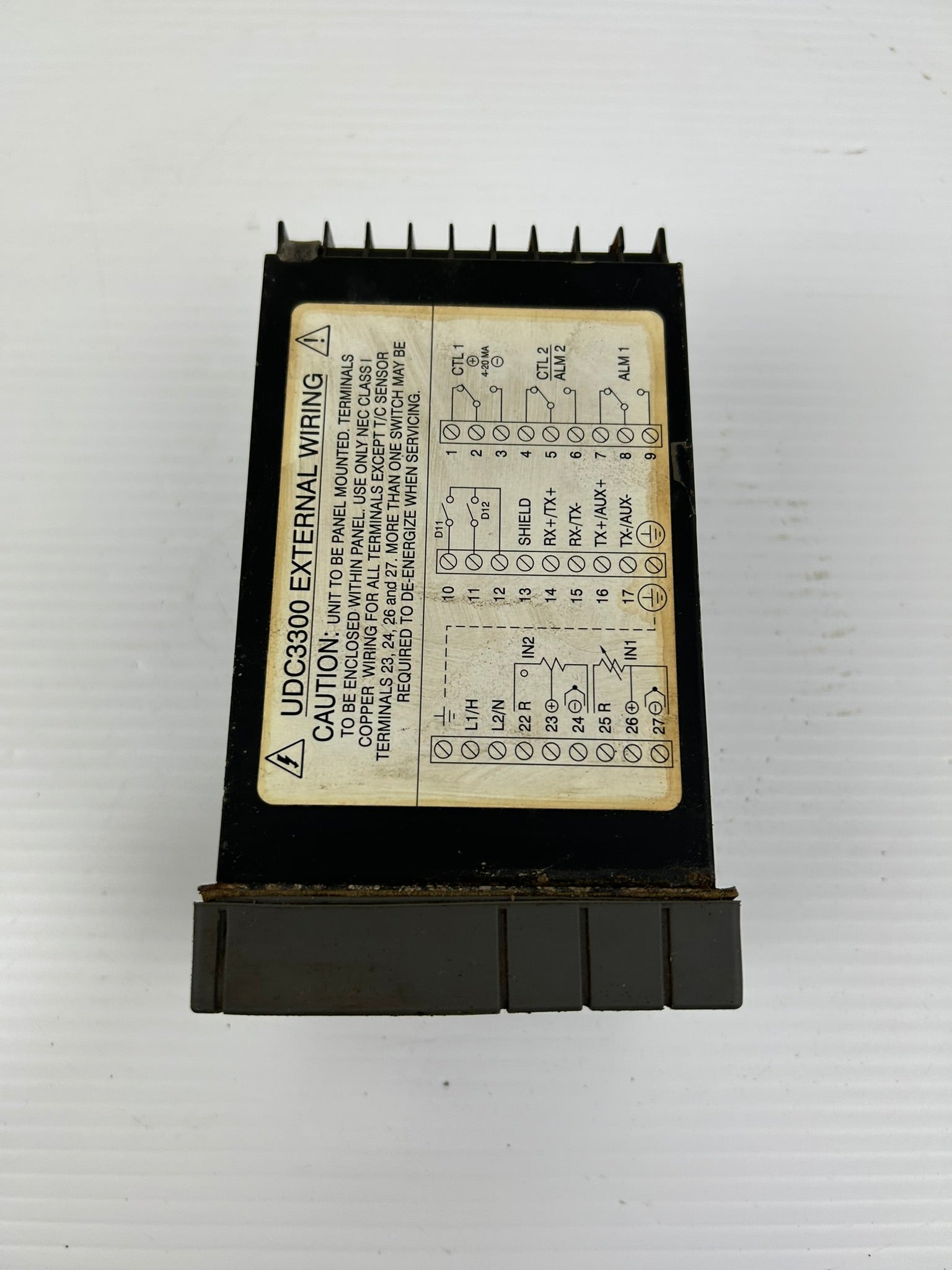 Honeywell DC330L-E0-000-10-0A0000-00-0 Temperature Controller UDC3300