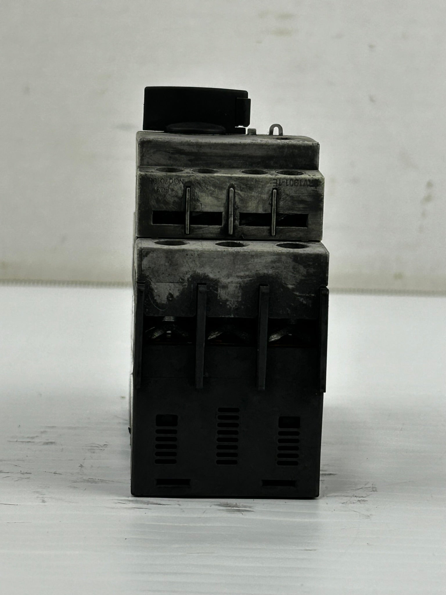 Siemens 3RV1021-1AA15 Circuit Breaker 3RV10211AA15