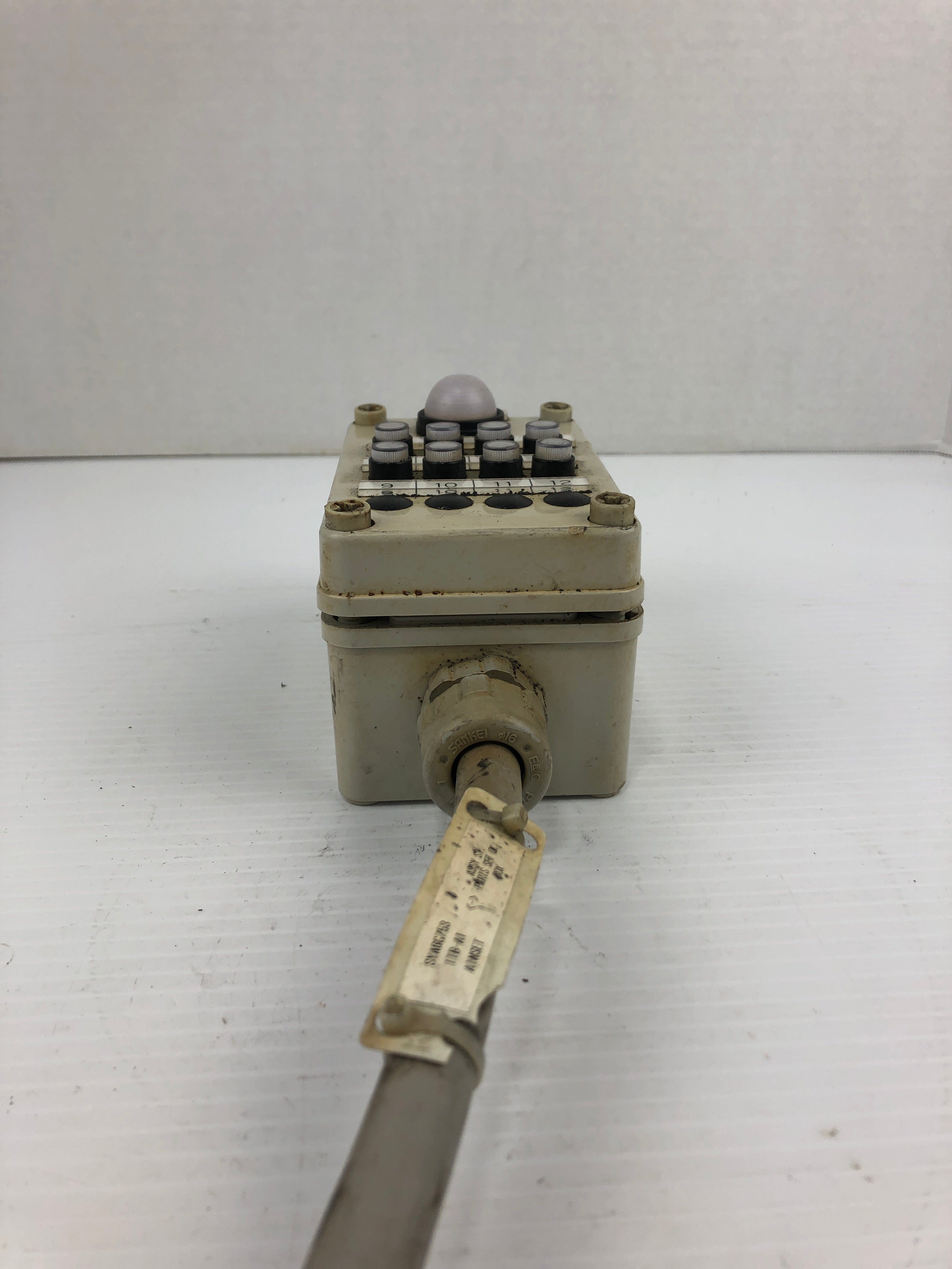 Idec HW-P Control Box with Indicator Lights 24V 1W