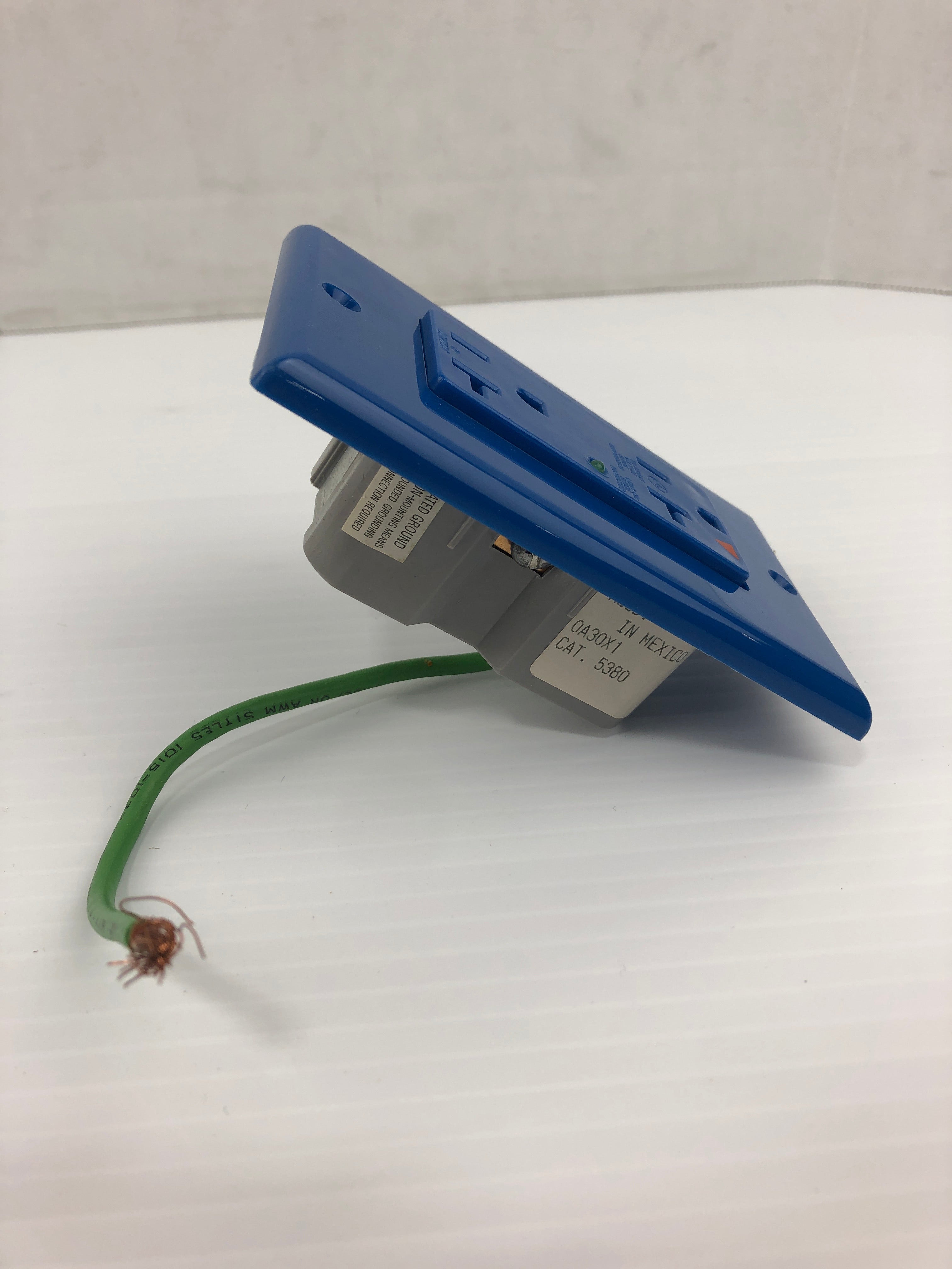 Leviton 5380-IGB Blue Duplex Receptacle Hospital Grade 125V 20A