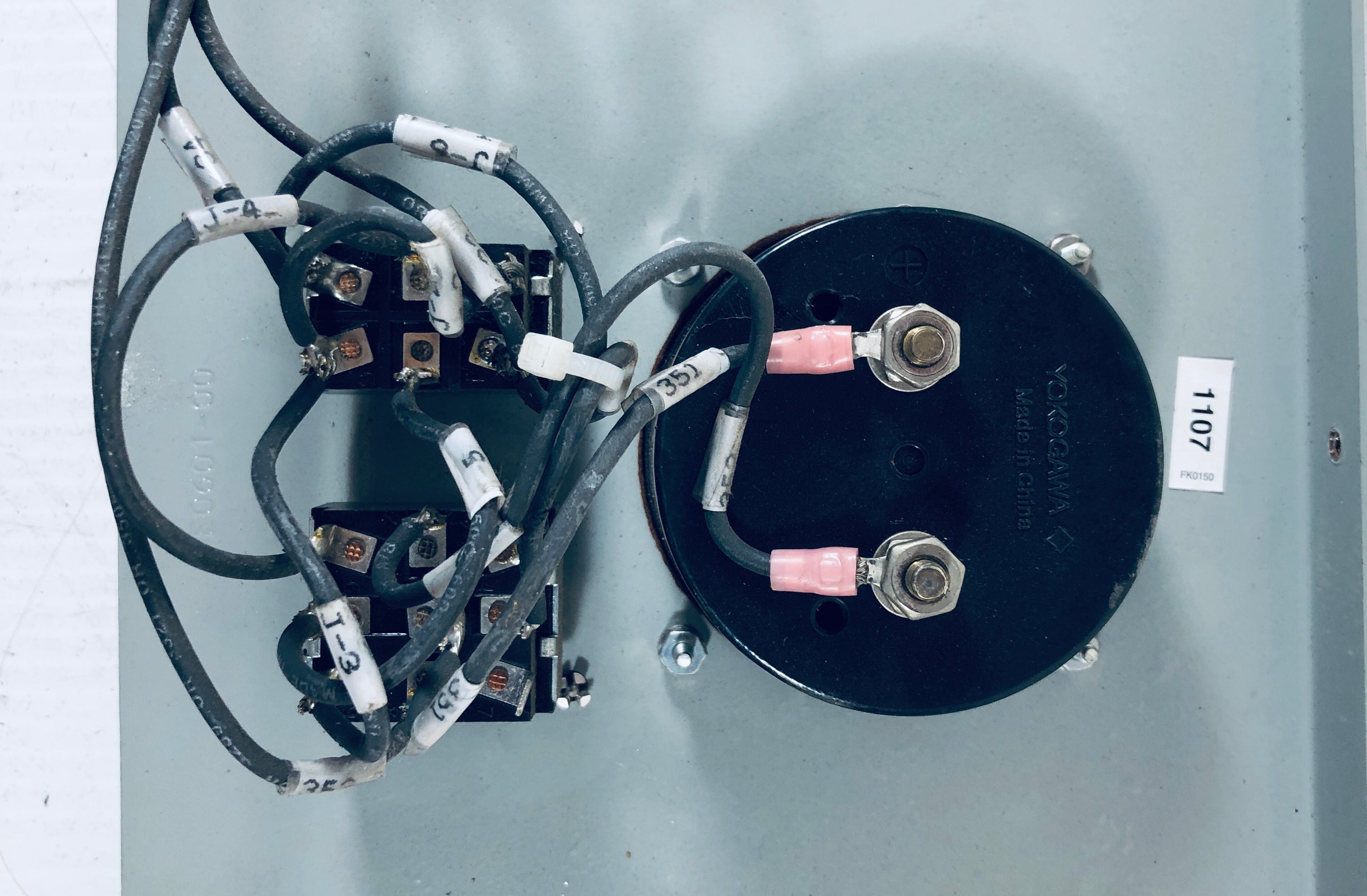 Yokogawa 260320RLRL9JBS DC Volts Meter on GNB Battery Charger Accessory Door