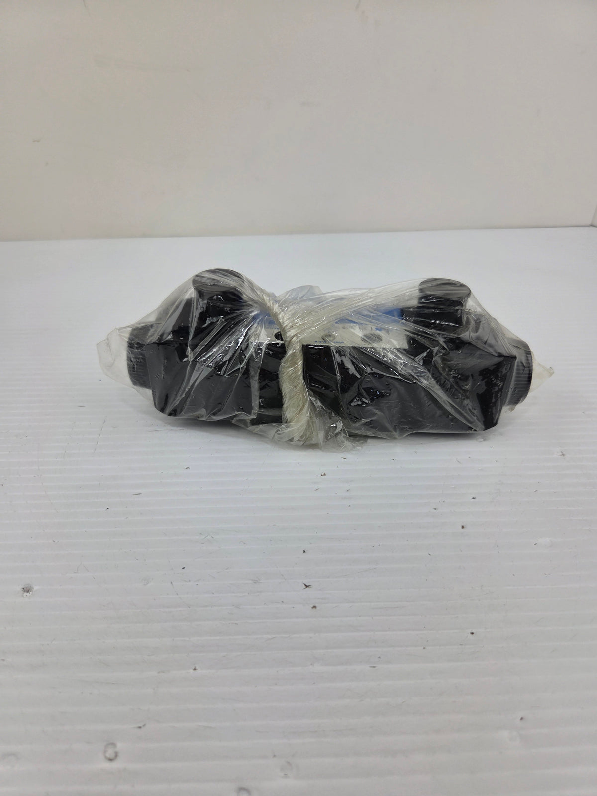 Eaton Vickers DG4V-3-6C-M-U-B6-60 Hydraulic Directional Valve 350bar 5000 PSI