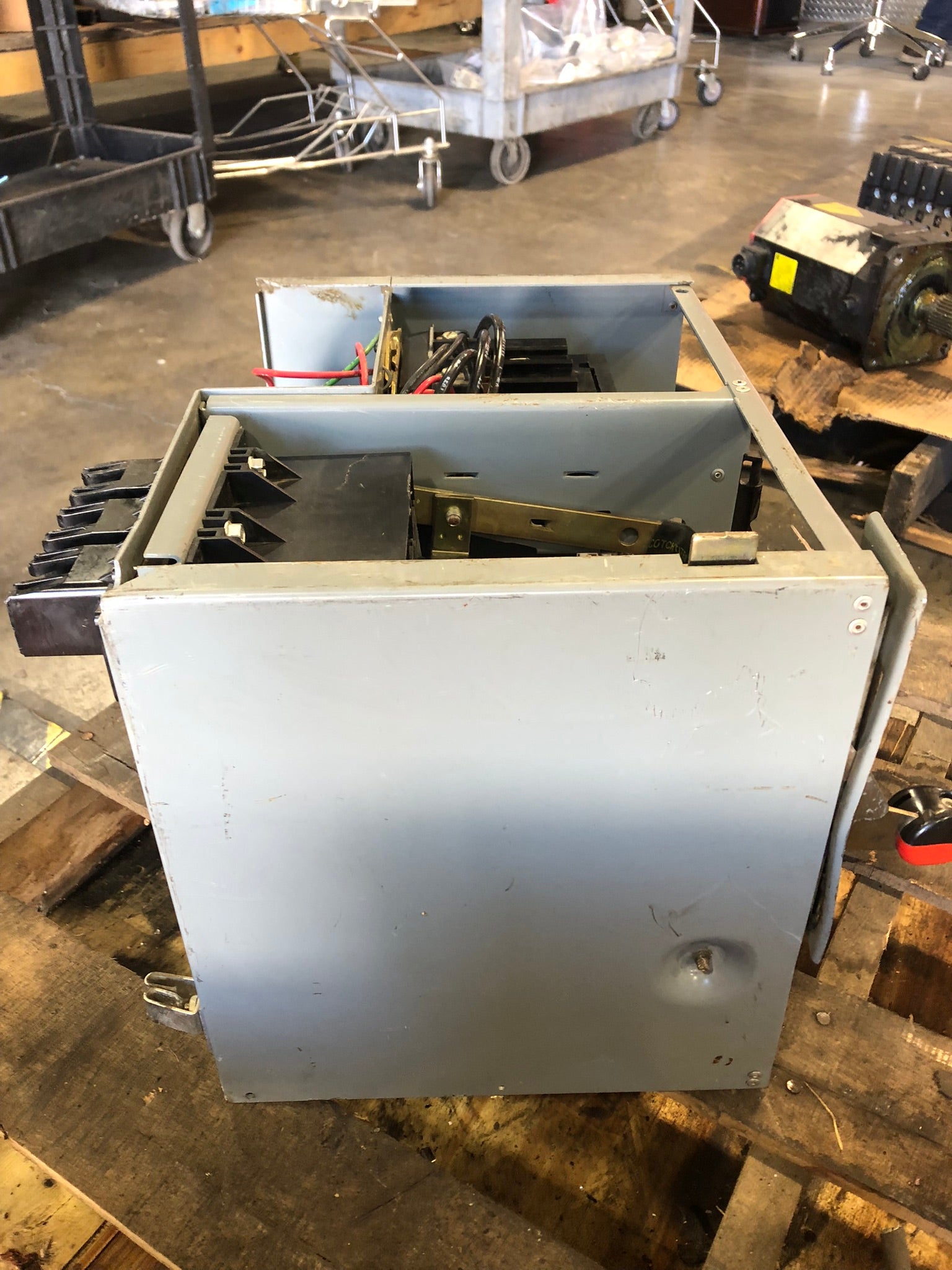 Square D G-271415 MCC Unit 2068596-A.001 70A Size 2 25HP 480V