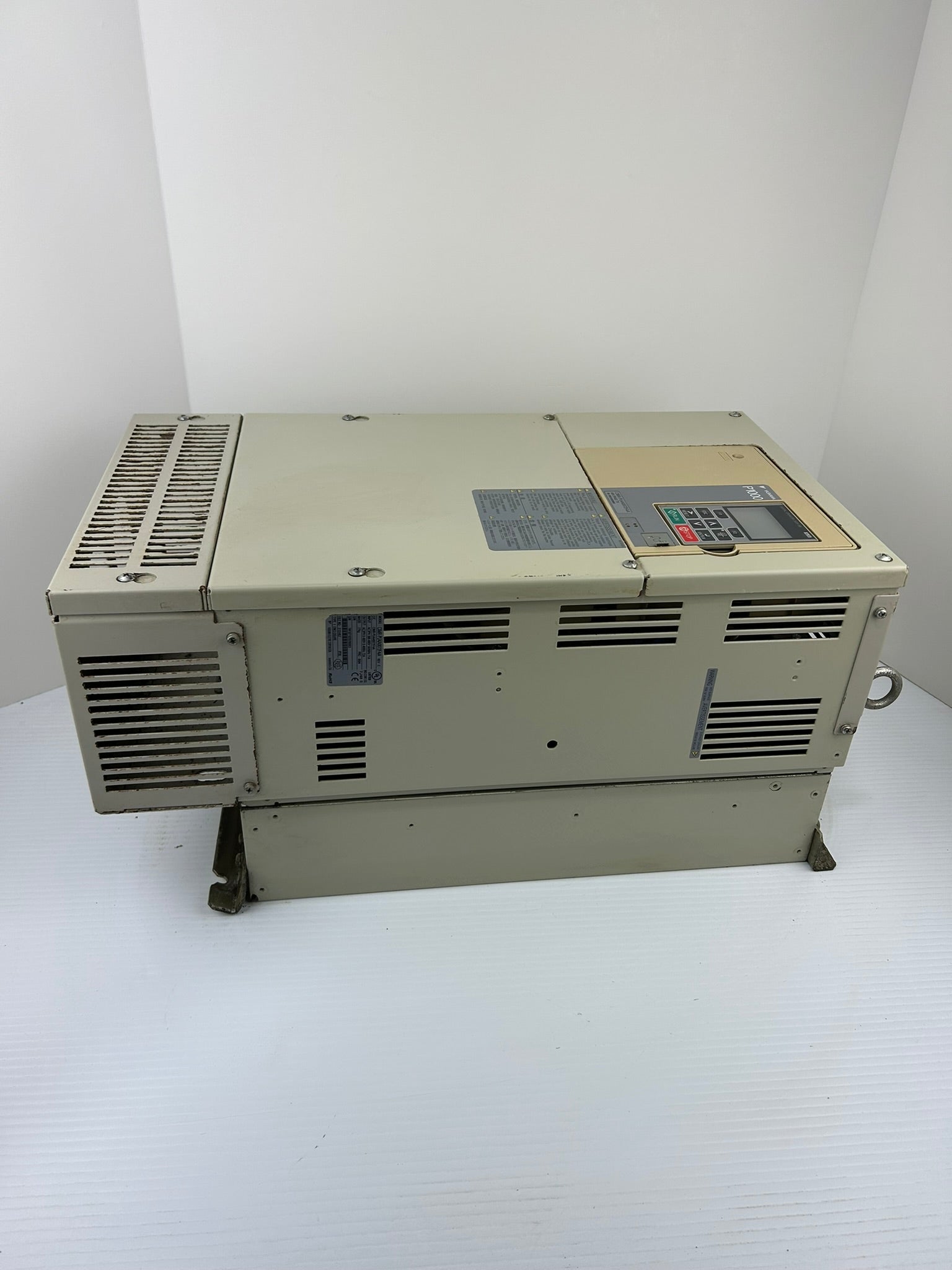 Yaskawa Electric CIMR-PU4A0072FAA AC Industrial Drive Rev E P1000