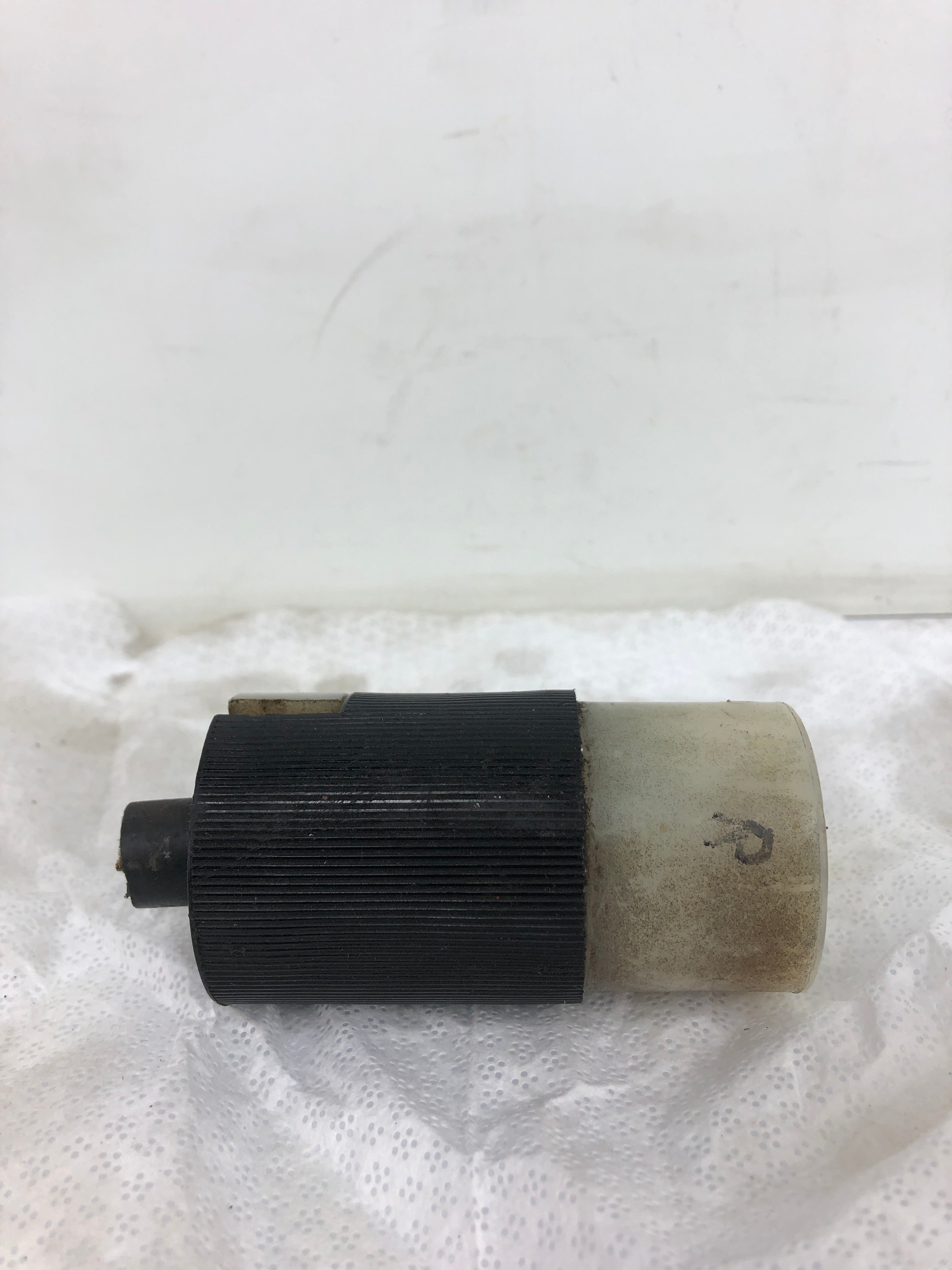 Hubbell Turn and Pull Receptacle 30A 250V