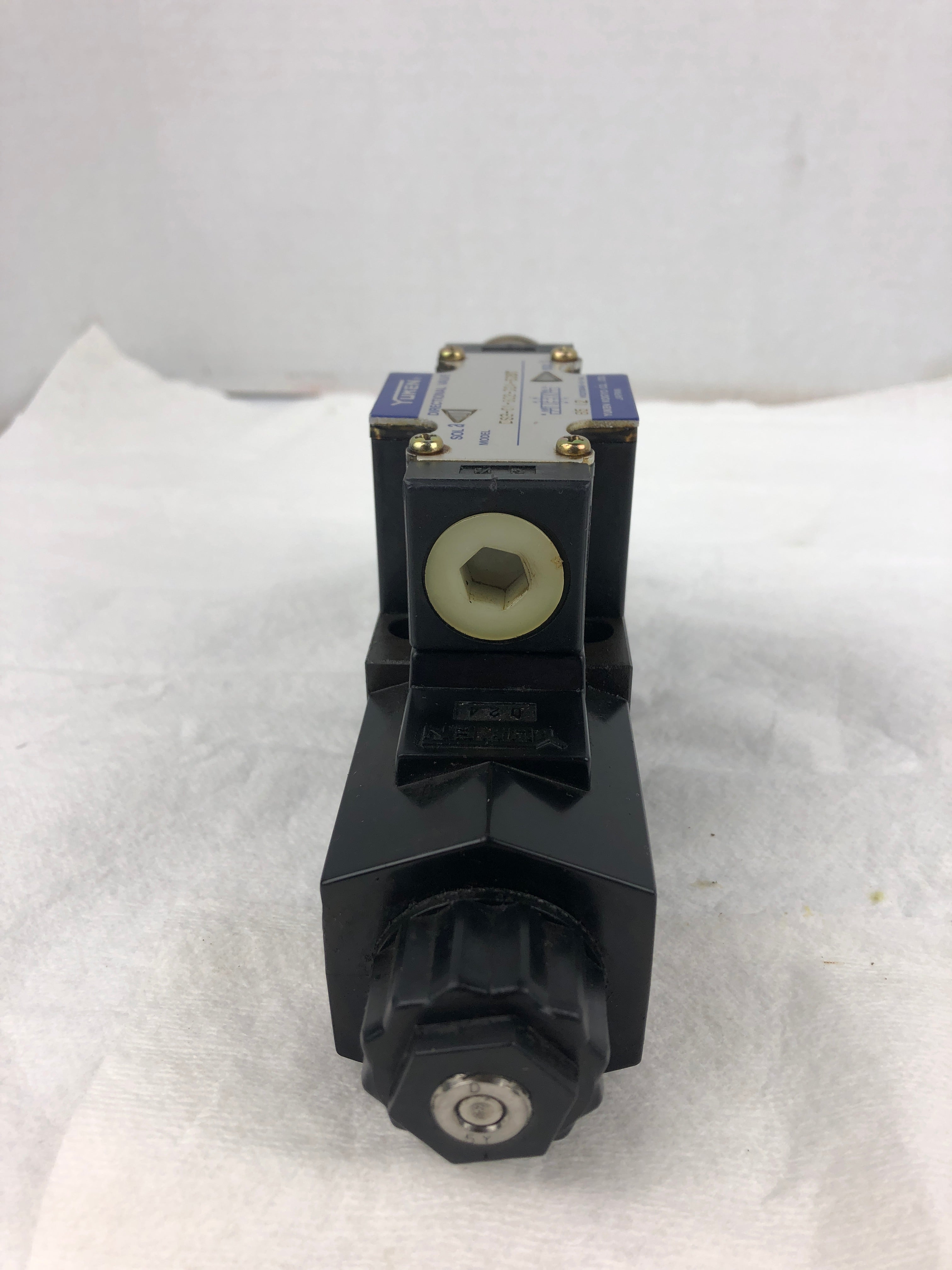 Yuken DSG-01-3C2-D24-5087 Directional Valve