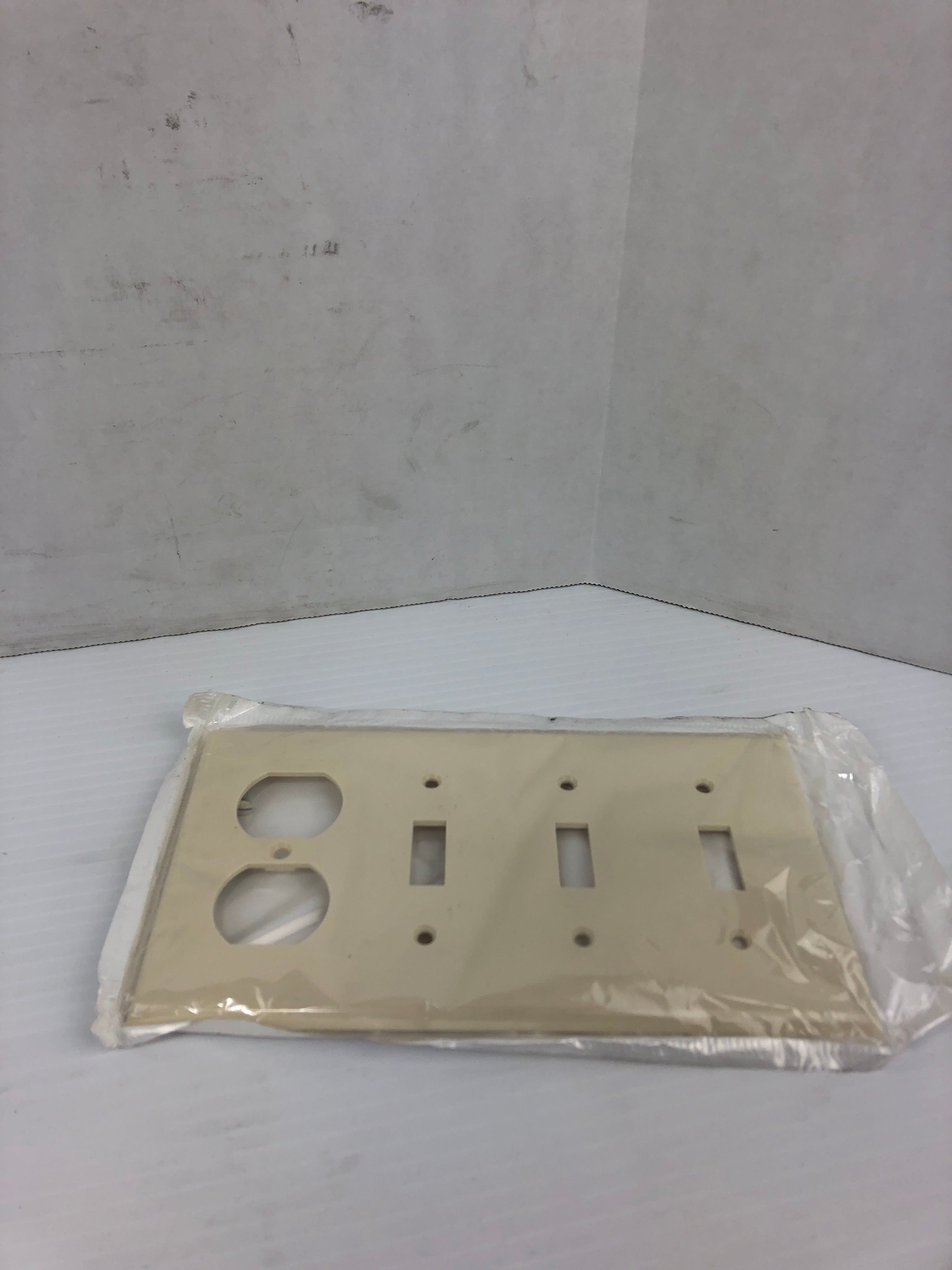 Leviton P38-T Ivory Three Toggle / One Duplex Combo Wall Plate - Lot of 2