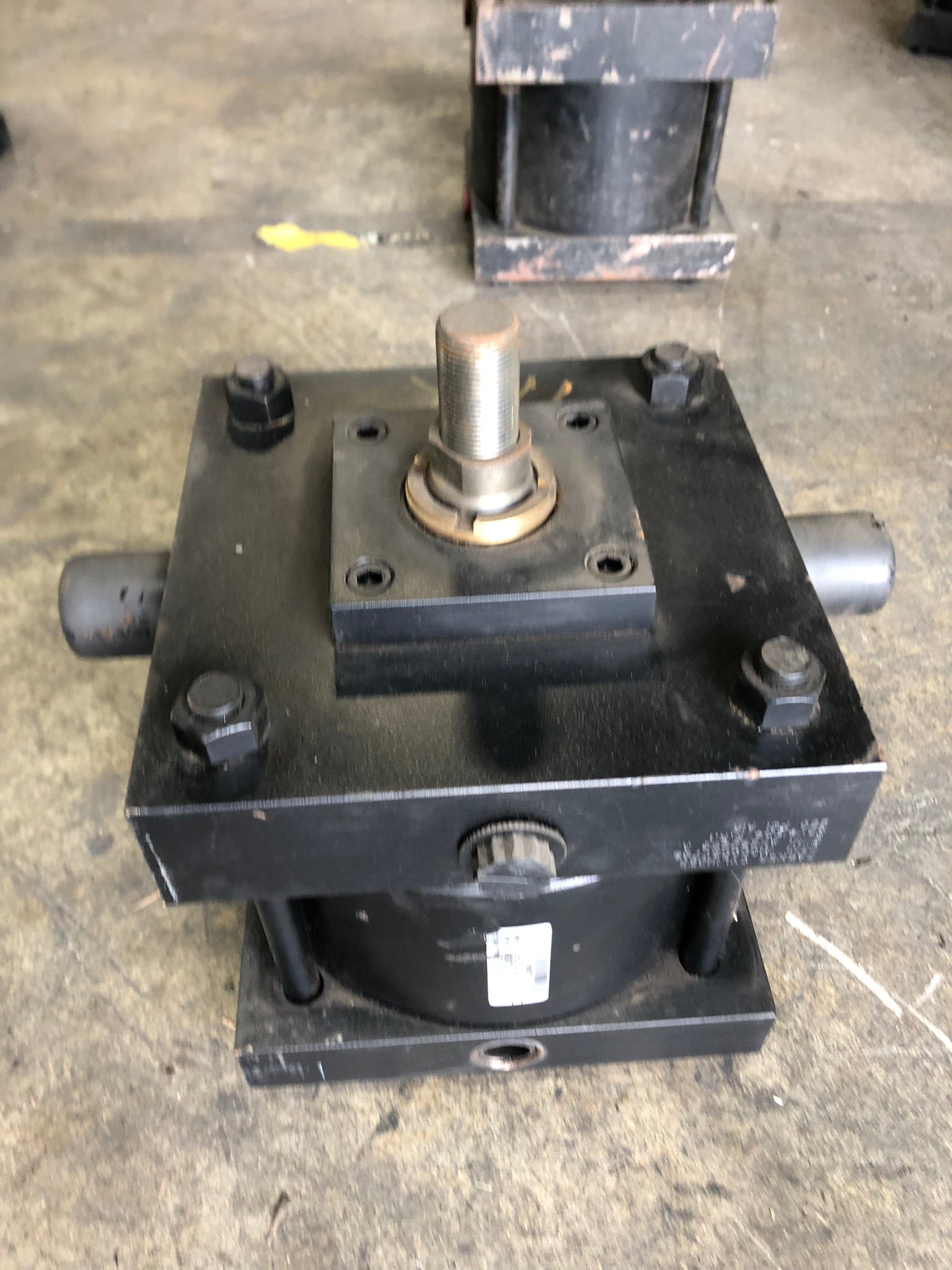 Parker 1H000087798 Hydraulic Cylinder 8.00D2ALU14A3.000 250 PSI