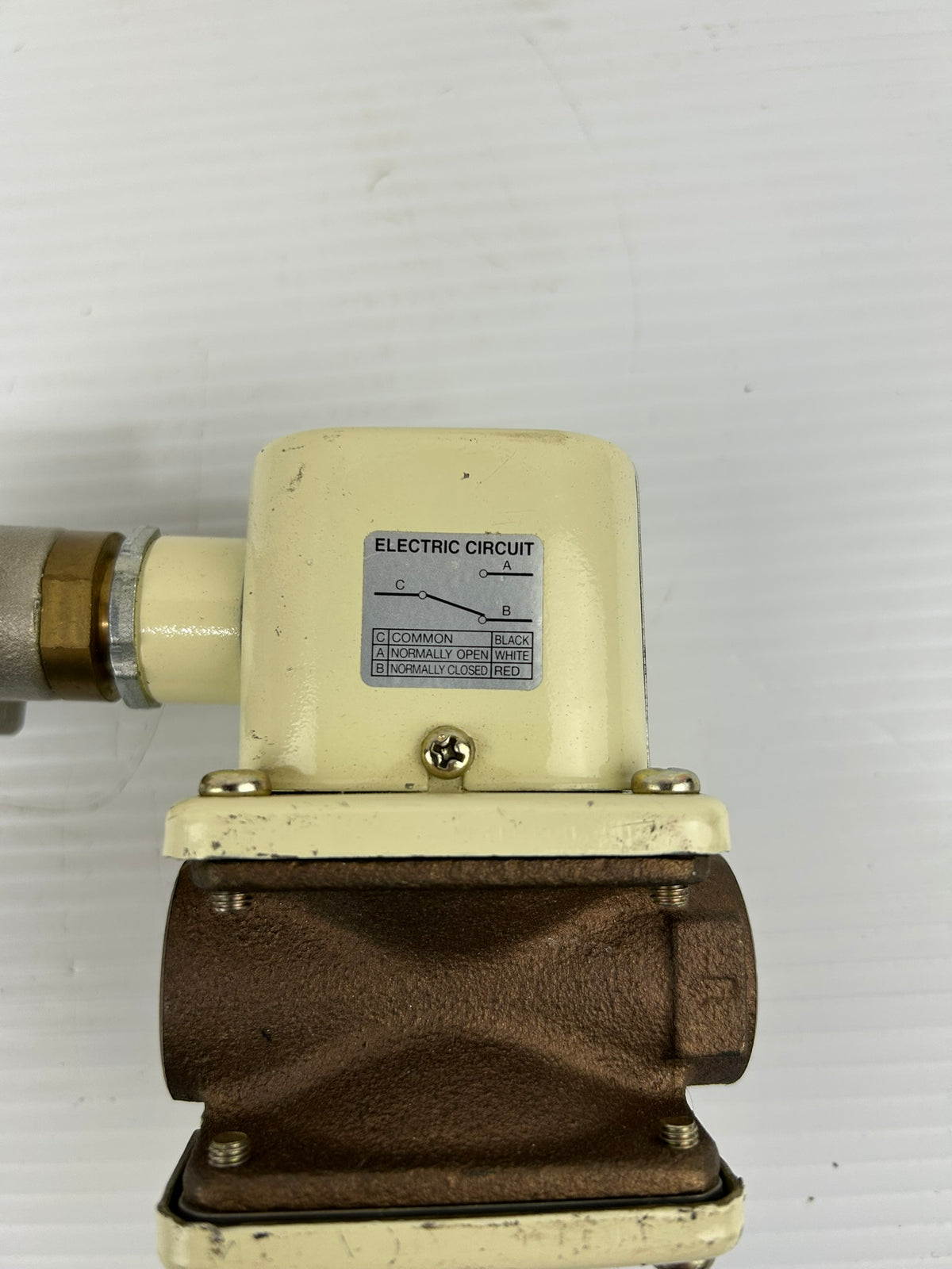 SMC IFW520-04-01-X288 IFW Flow Switch 0.1~0.6MPa 5A 24VDC 25l/min