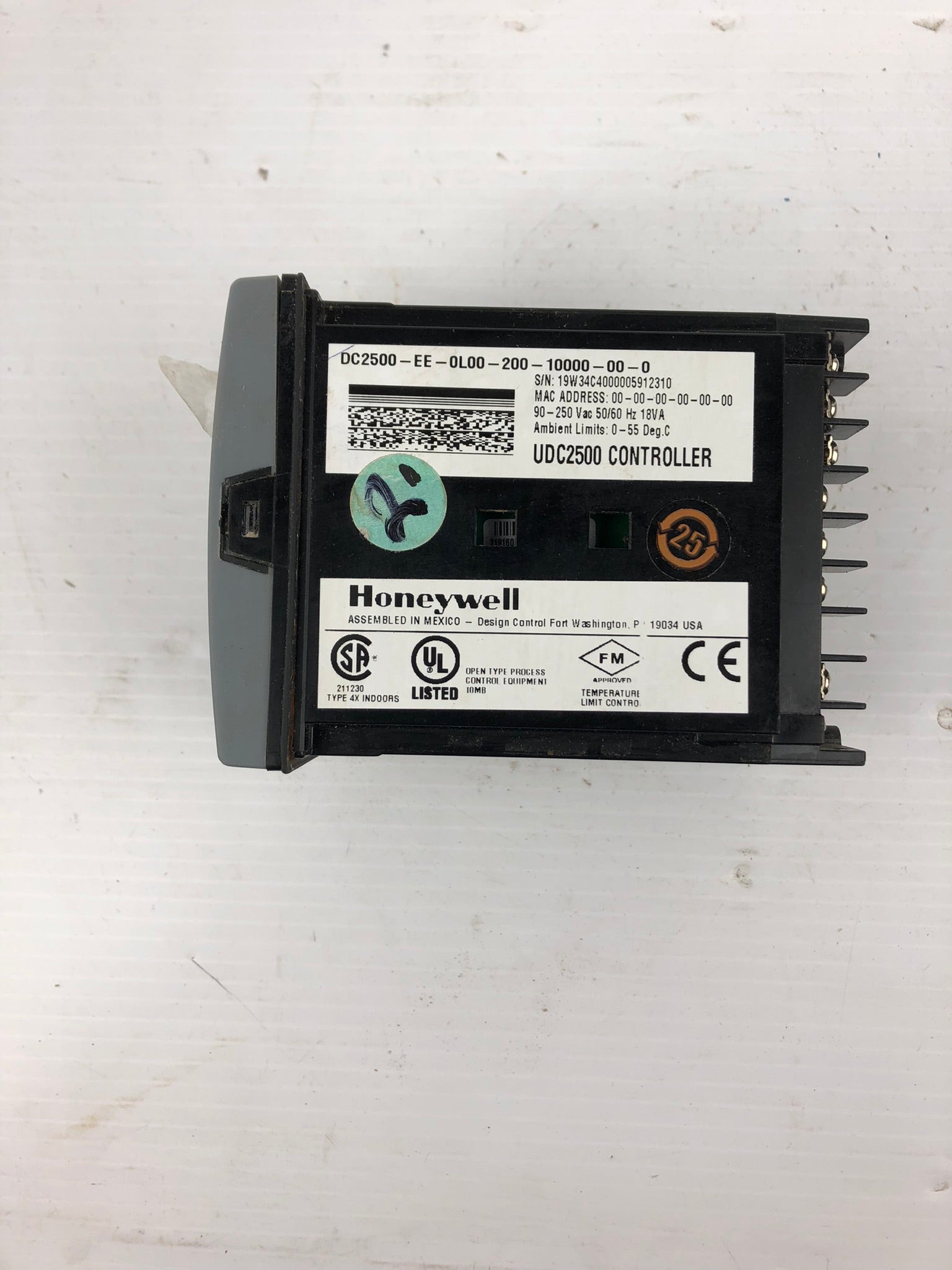 Honeywell DC2500-EE-0L00-200-10000-00-0 Temperature Controller