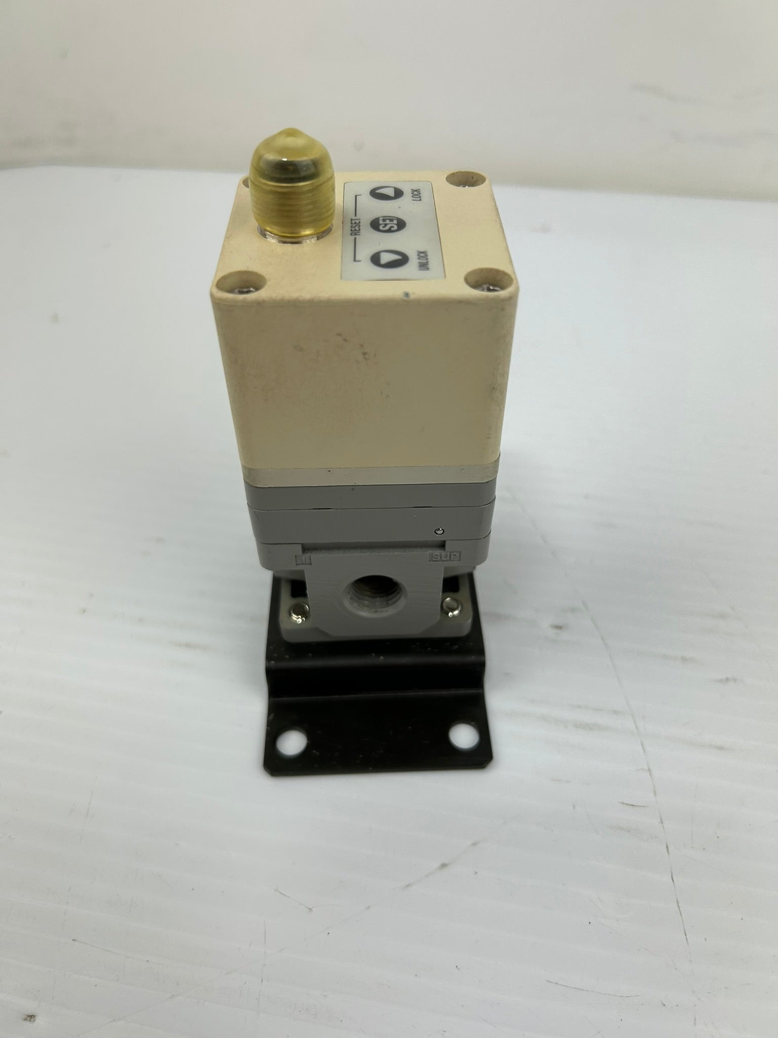 SMC ITV2011-212BS E/P Regulator Input 0-5VDC Output 0.005-0.1MPa