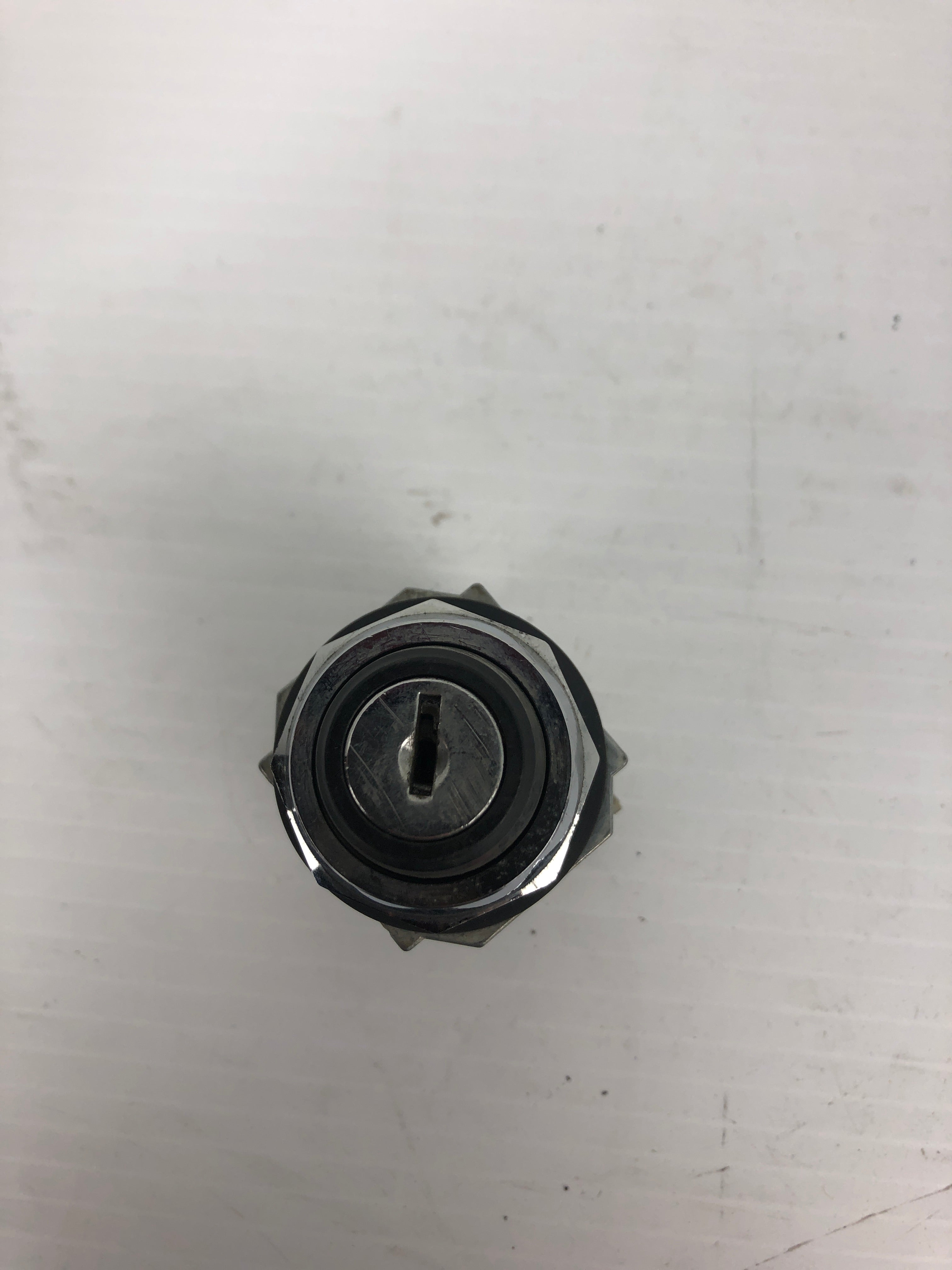 Idec ASD2K11N Keyed Selector Switch 120-600V 10A