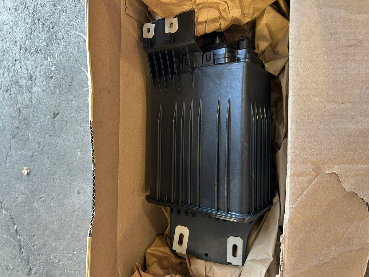 Ford Motorcraft CX-2489 FL3Z-9D653-A Air Cleaner Filter Assembly OEM