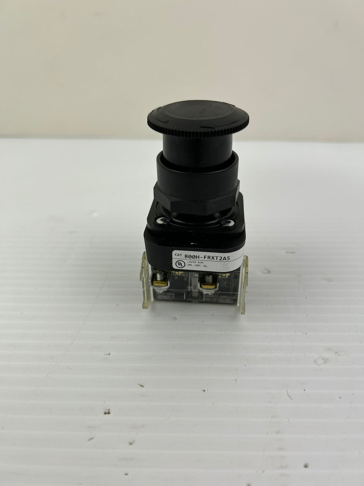 Allen-Bradley 800H-FRXT2A5 /F Selector Switch Operator Contact Block 800T-XD4 /E