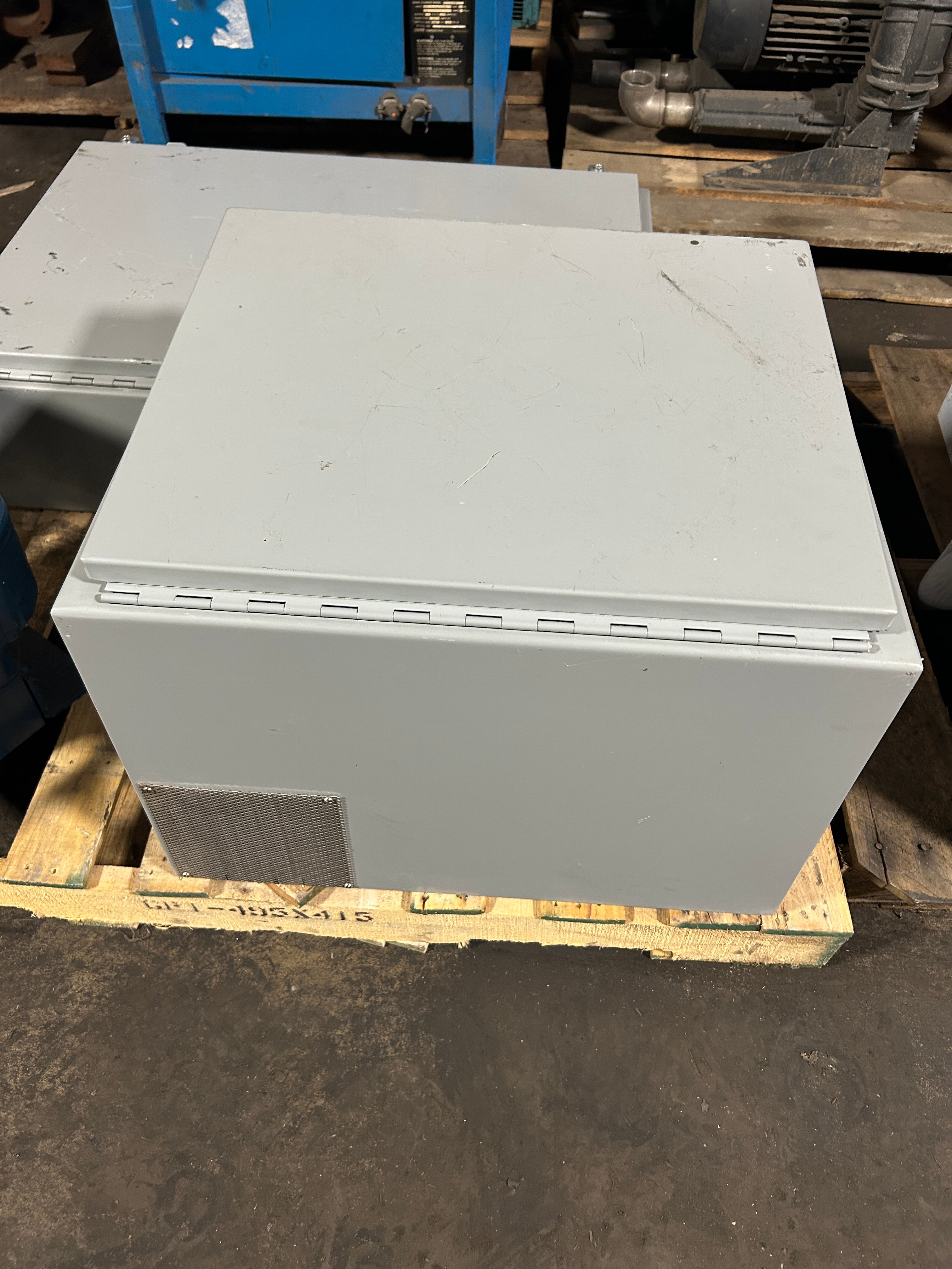 Hoffman A242016LP Electrical Enclosure A-1990 Type 12, 13 Rev A w/ Kit 87557699