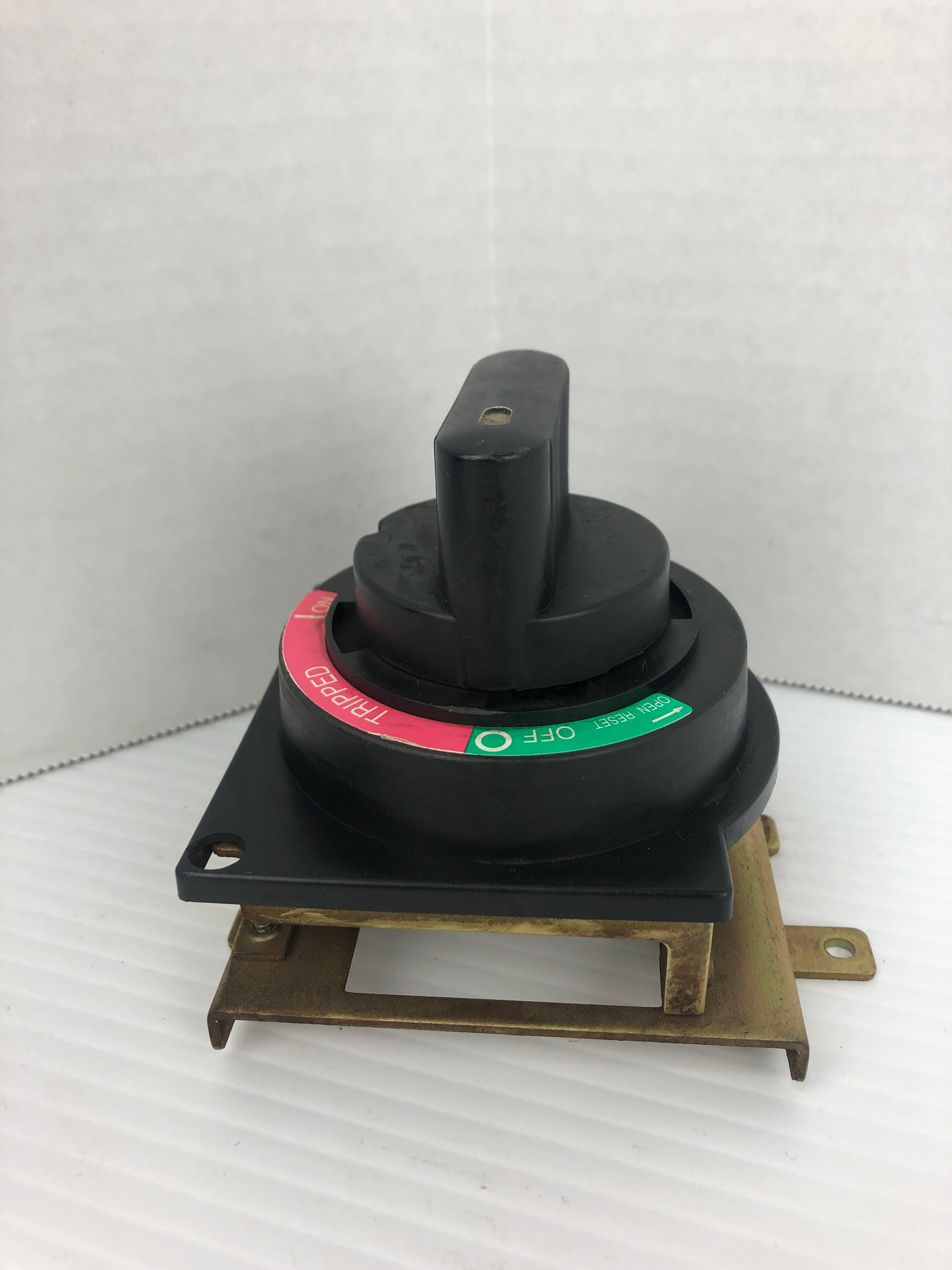 Mitsubishi FISWUAR External Handle Switch For NF100-CWU / NF100-SWU / NV100-SWU