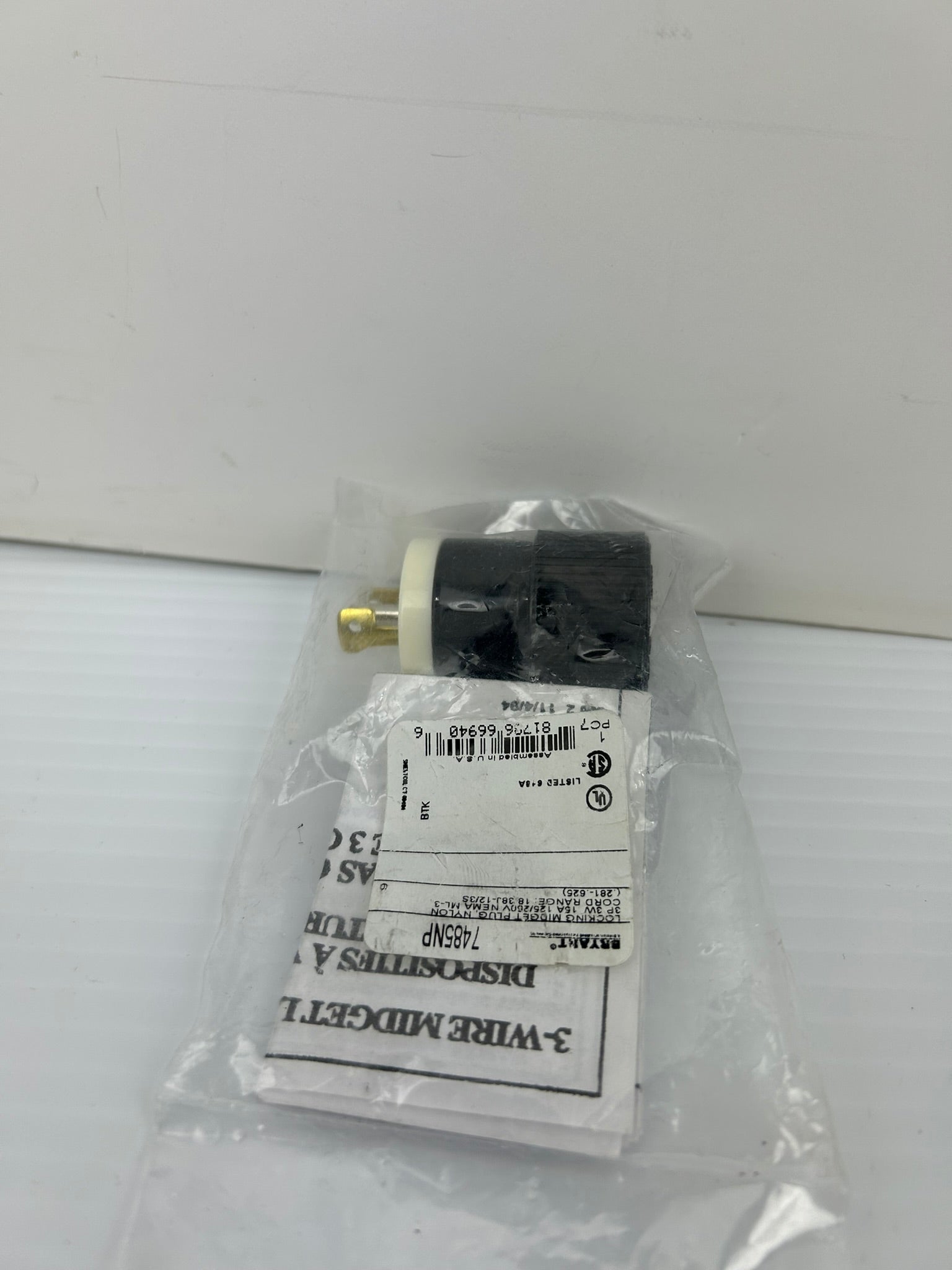 Bryant 7485NP Locking Midget Plug 125/250V 15A 3P 3W - Lot of 2