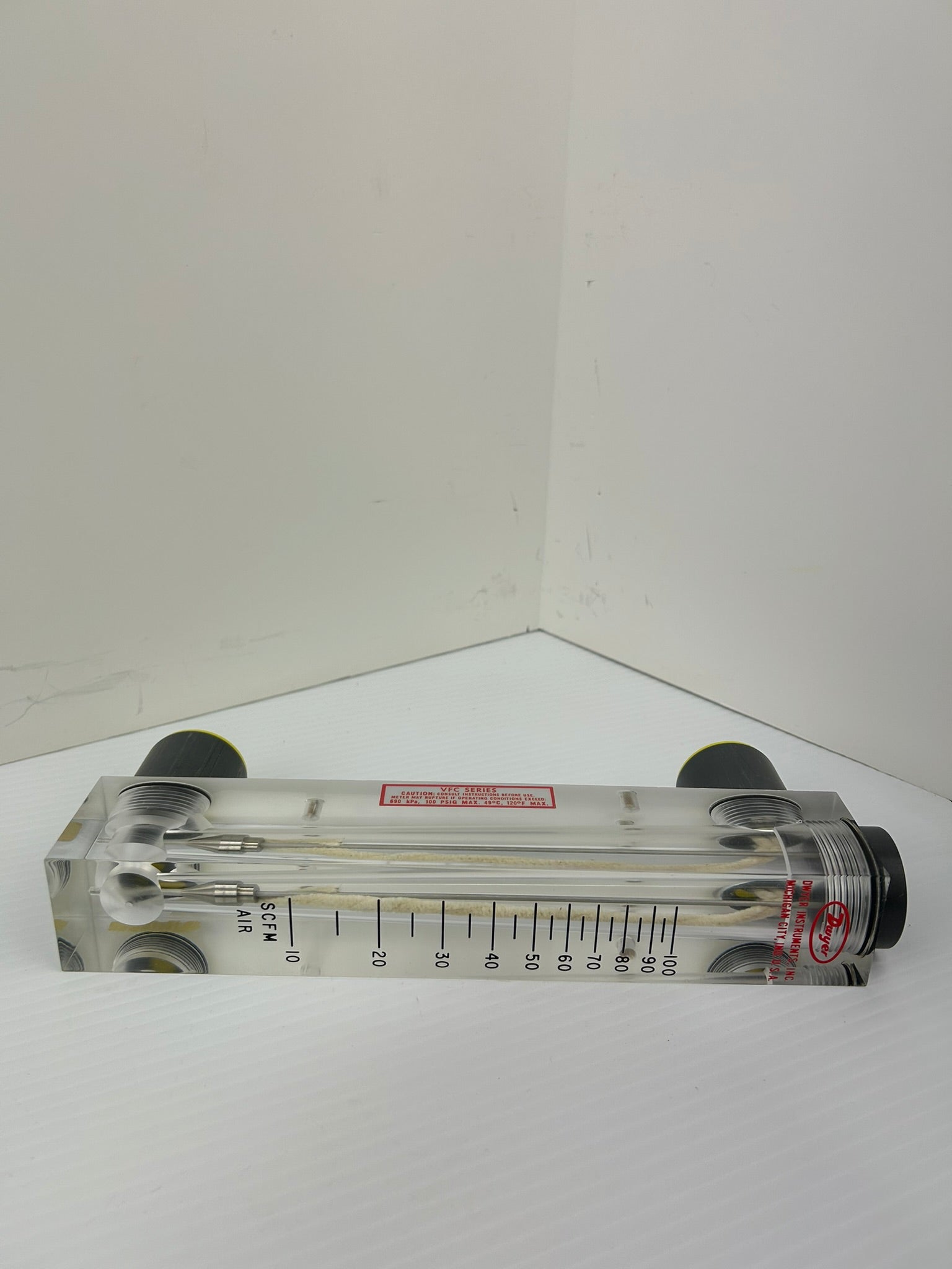 Dwyer VFC-123 Visi-Float Flowmeter VFC Series 10-100 SCFM Air 100PSIG 690KPa