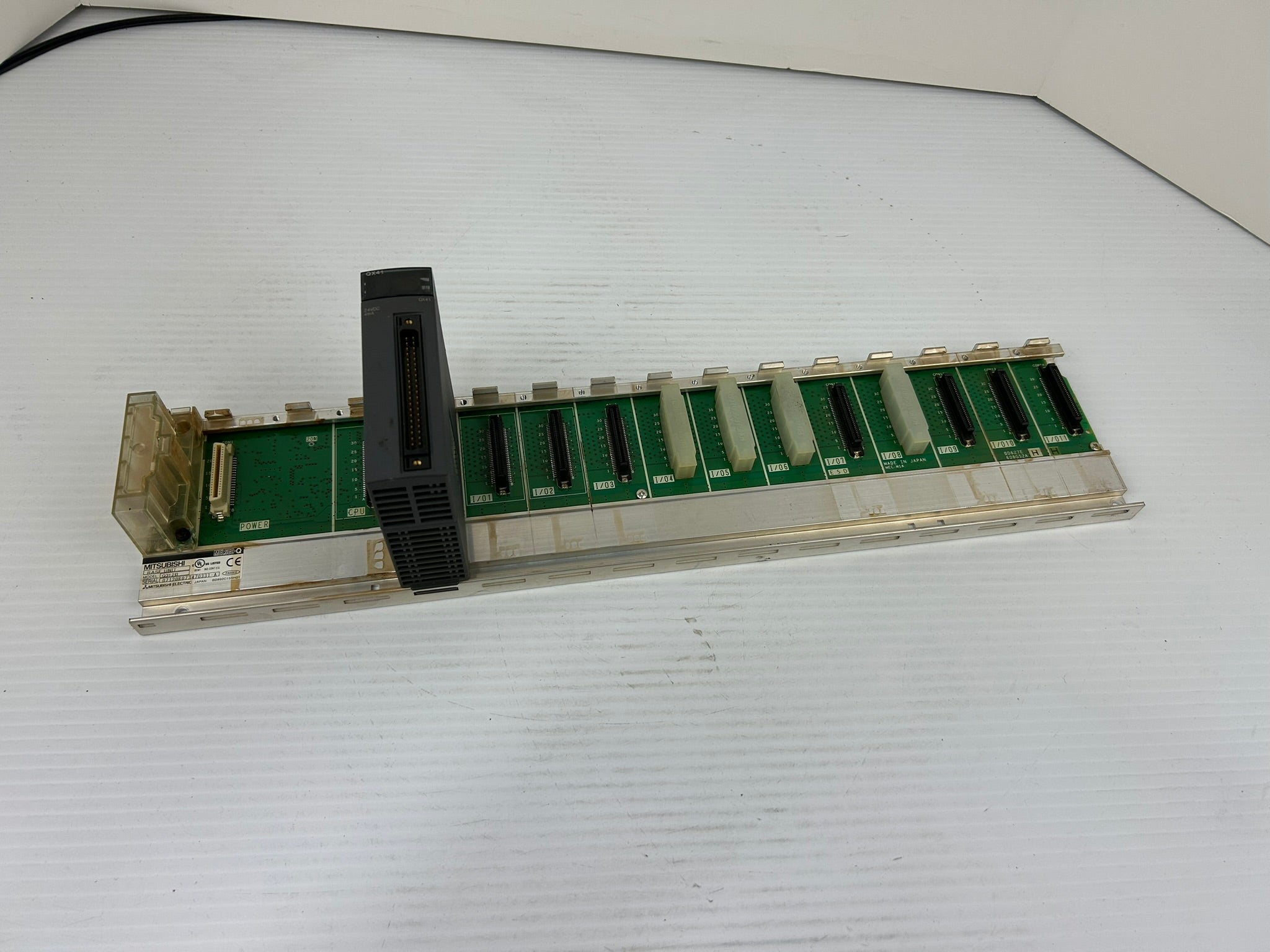 Mitsubishi Q312B Melsec-Q Base Unit Model with QX41 Input PLC Module