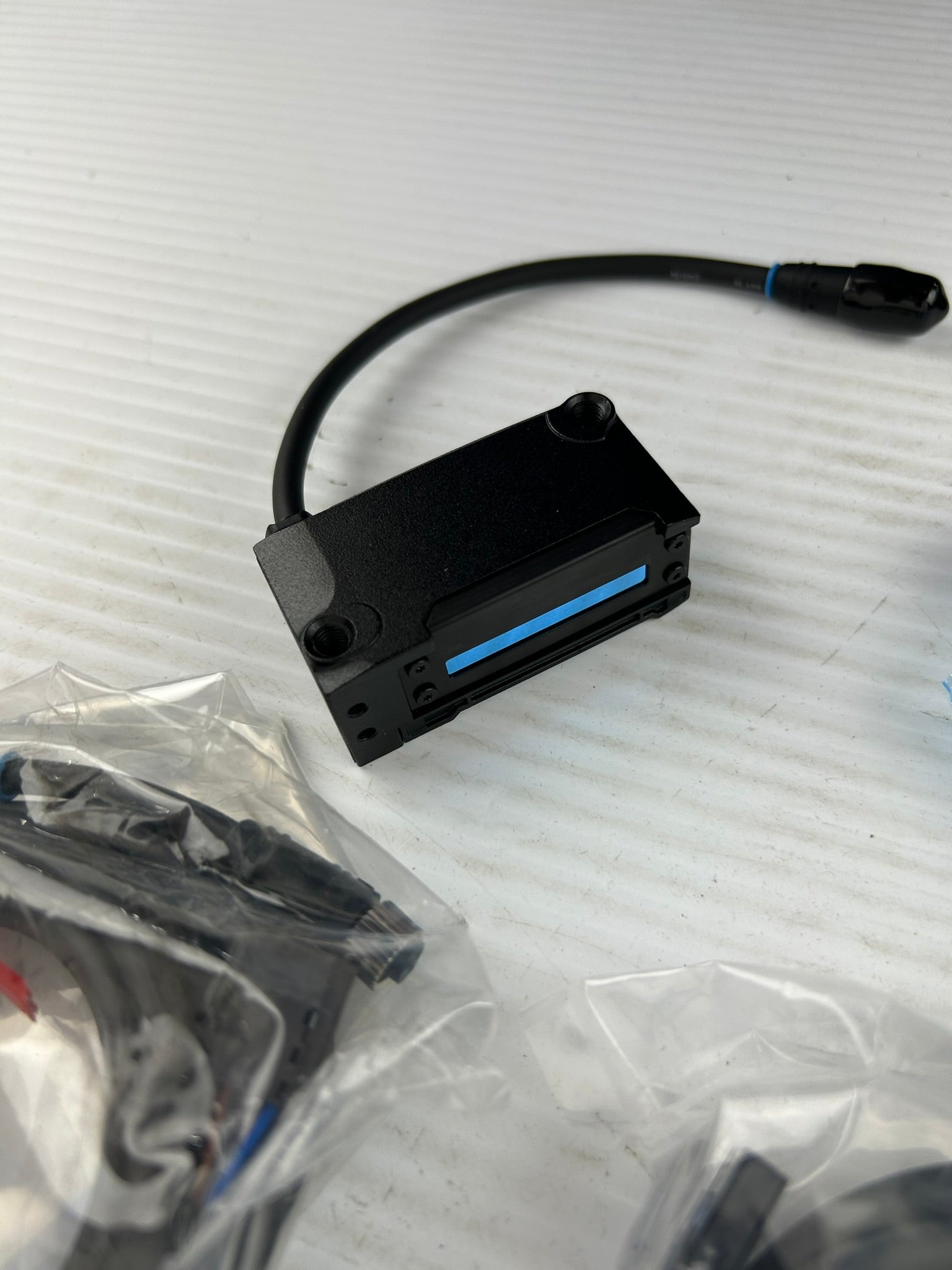 Keyence IG-028 CMOS Laser Displacement Sensor Head with Cables IG-O28