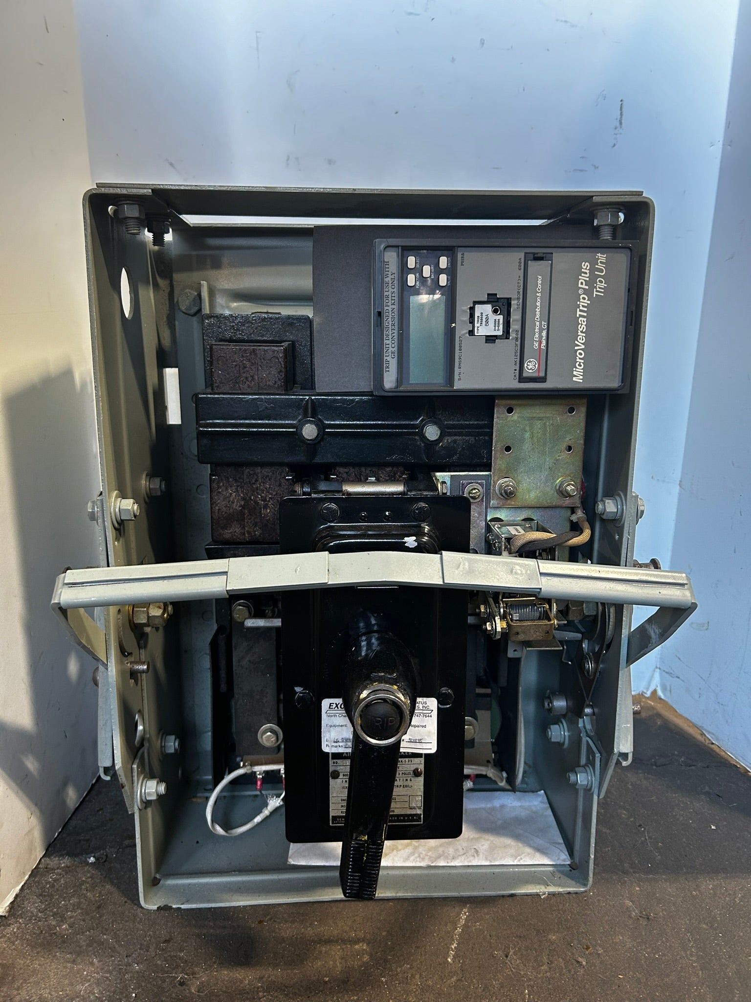 General Electric AK-1-25-4 Low Voltage Air Circuit Breaker 600A 600V 3P 60Hz