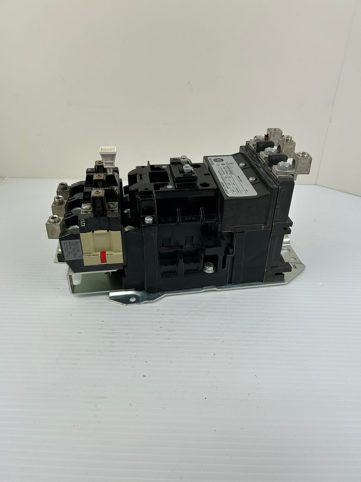 Allen-Bradley 500F-DOD930 NEMA Size 3 Contactor 90A 600V 110-120V Coil Overload