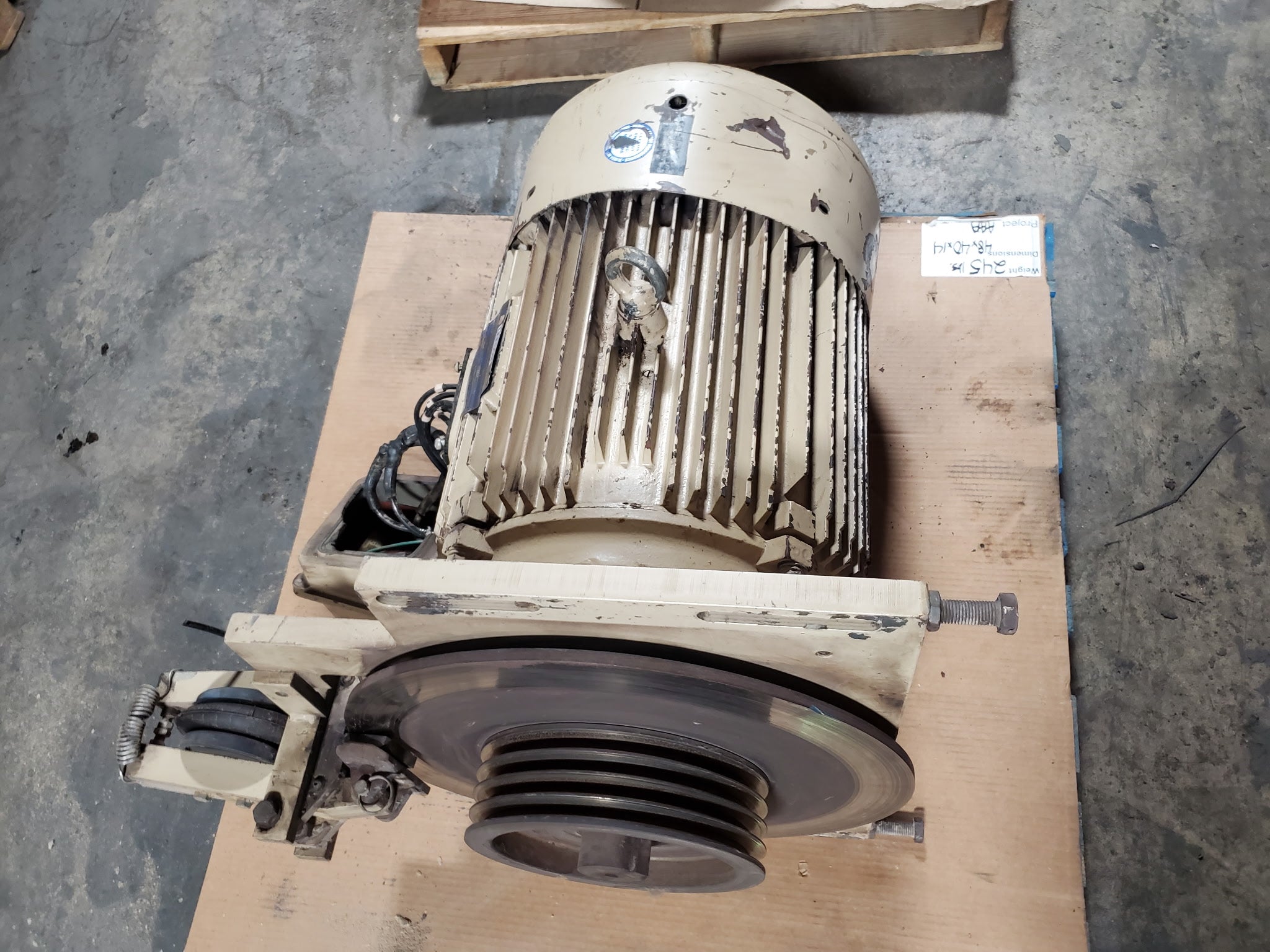 Leeson 150097-60 Motor 50HP 3PH 365T 1180RPM with Belt Drive Clutch Assembly