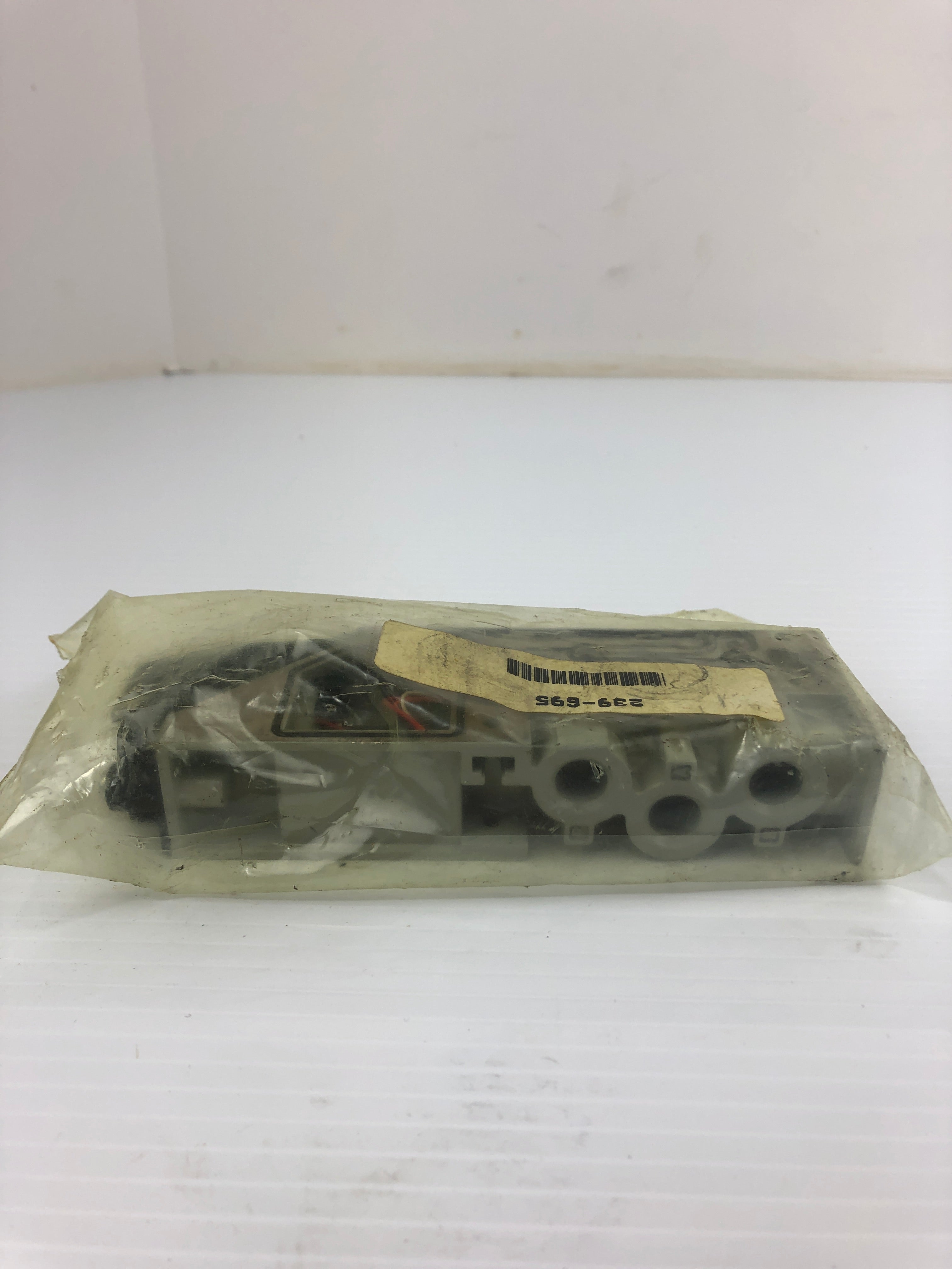 Neumatics 239-695 Pneumatic Valve