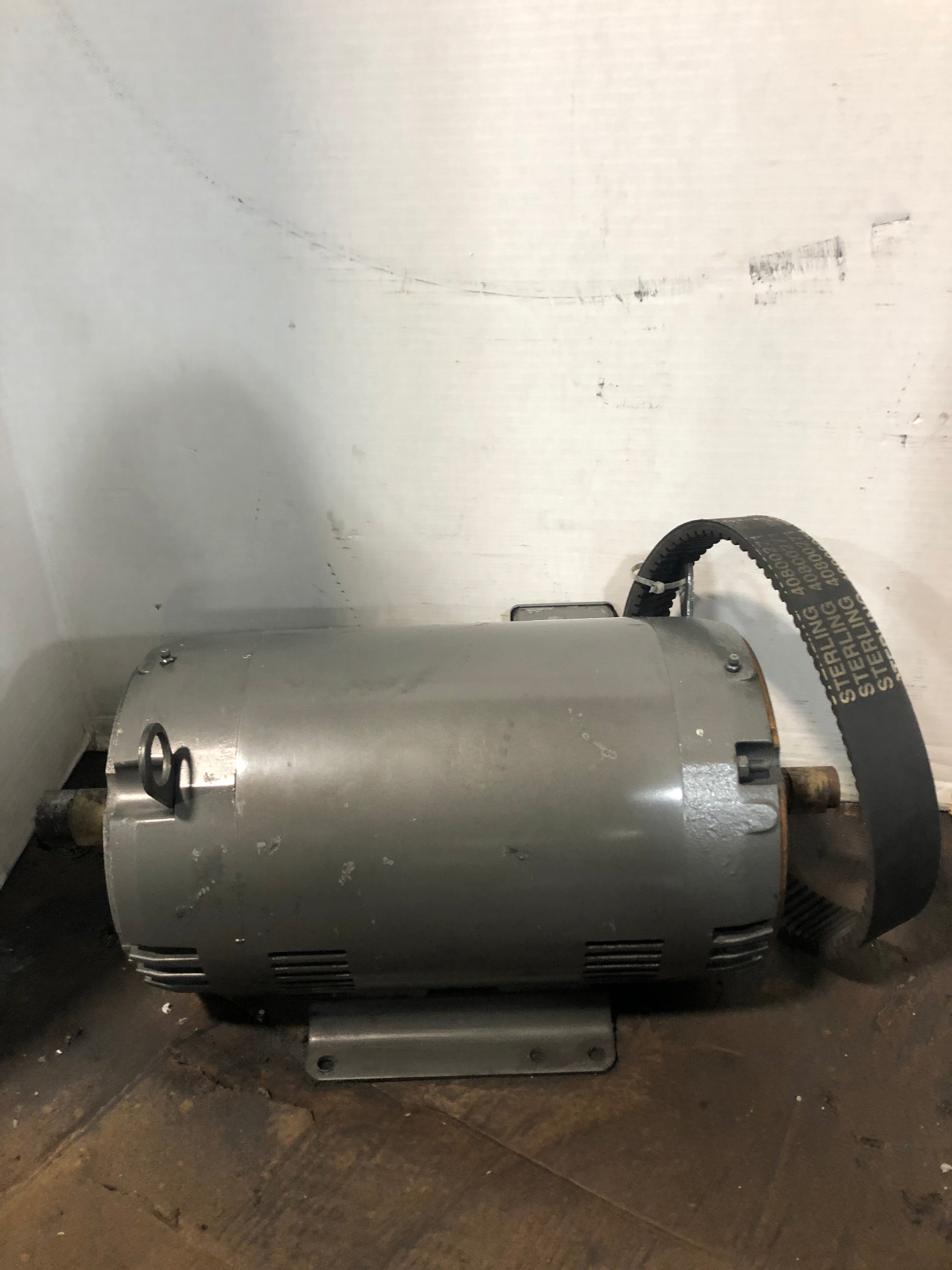 Baldor Reliance 5HP Industrial Motor 37G841Y294H2 1160 RPM 3PH 215TC Frame