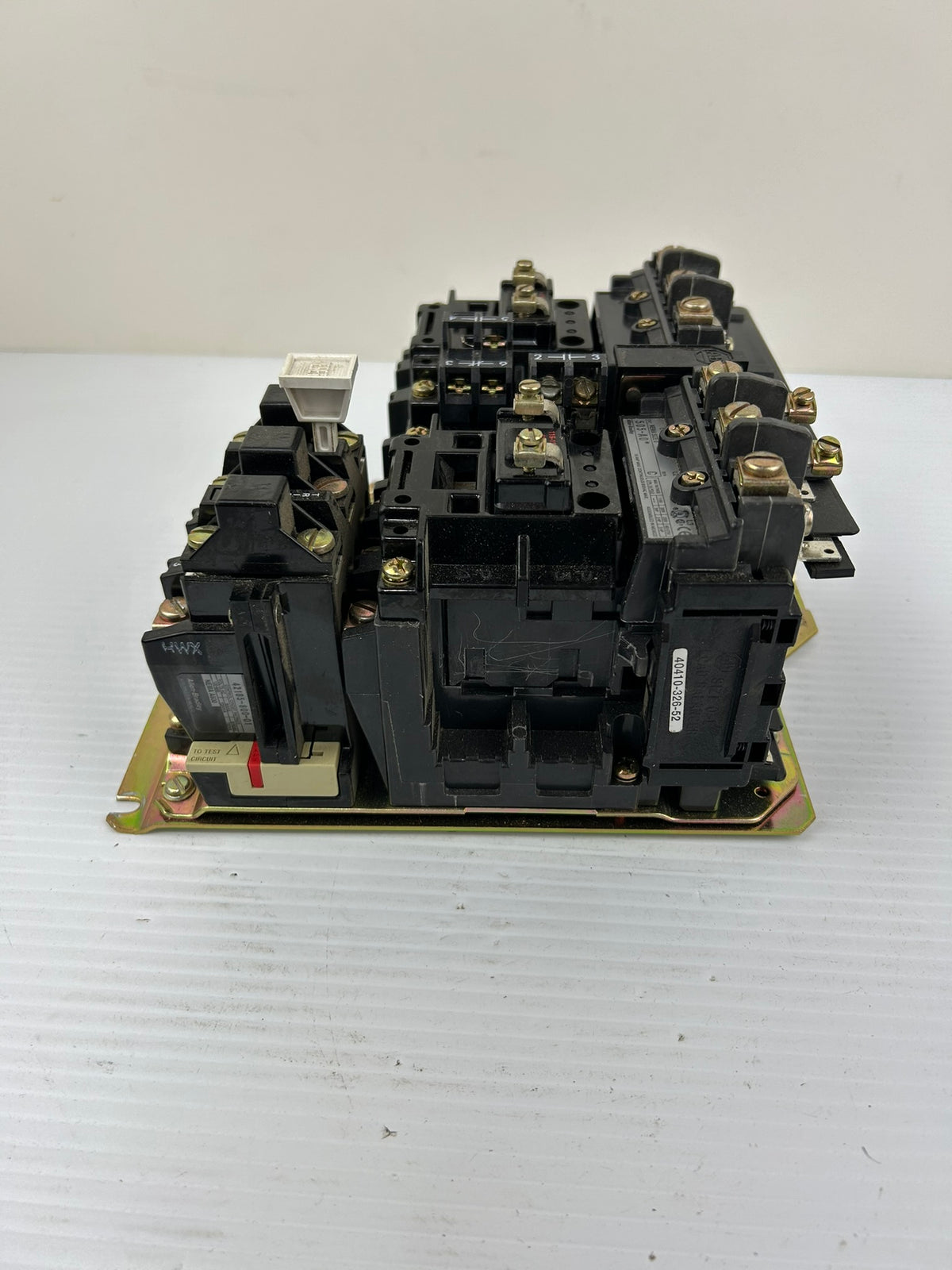 Allen-Bradley 505-A0 Series C NEMA Size 0 Reversing Motor Starter 42185-800-01