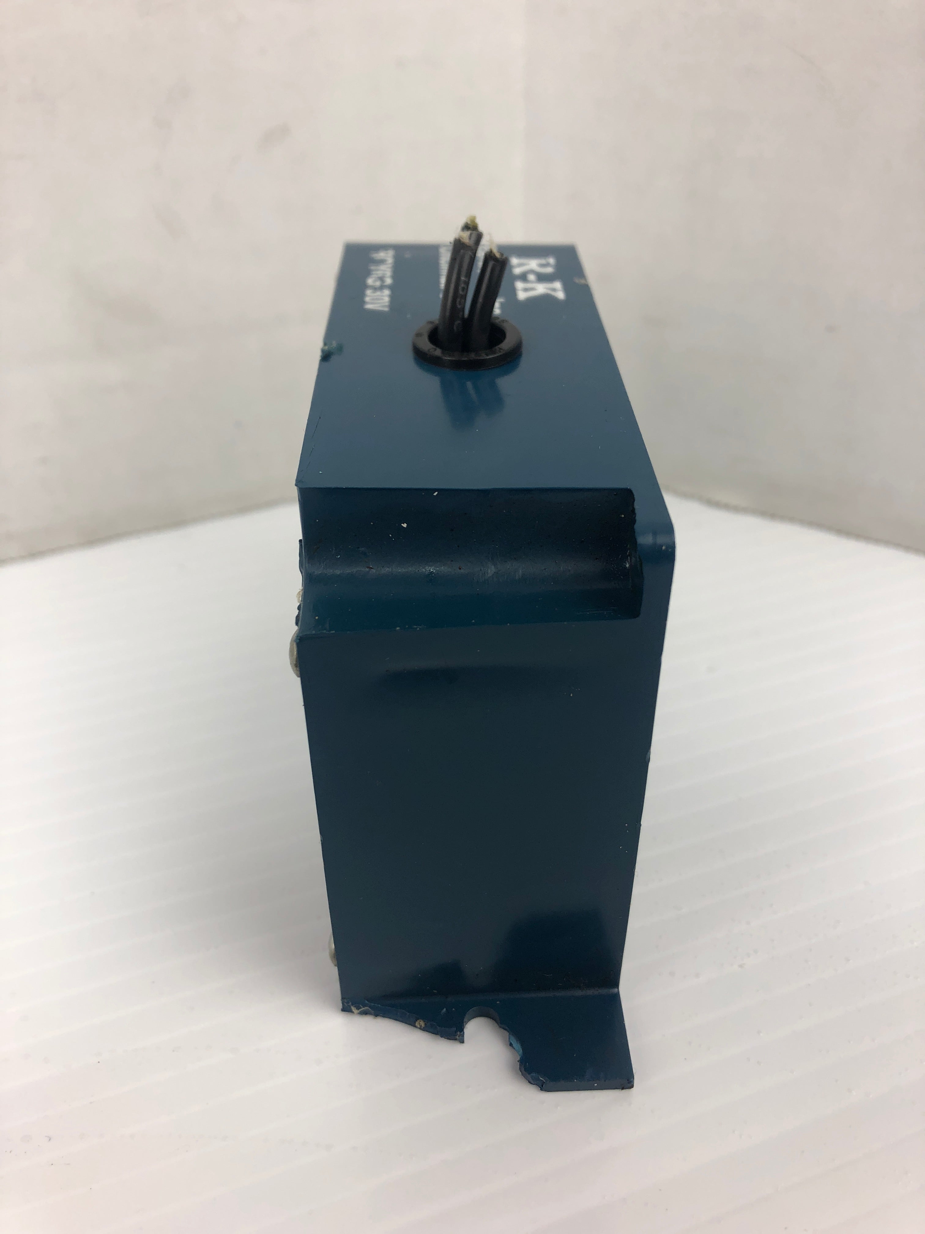 R-K Electronics RCY6G-30V R-C Network Suppressor 600VAC 100Ω 7Watt
