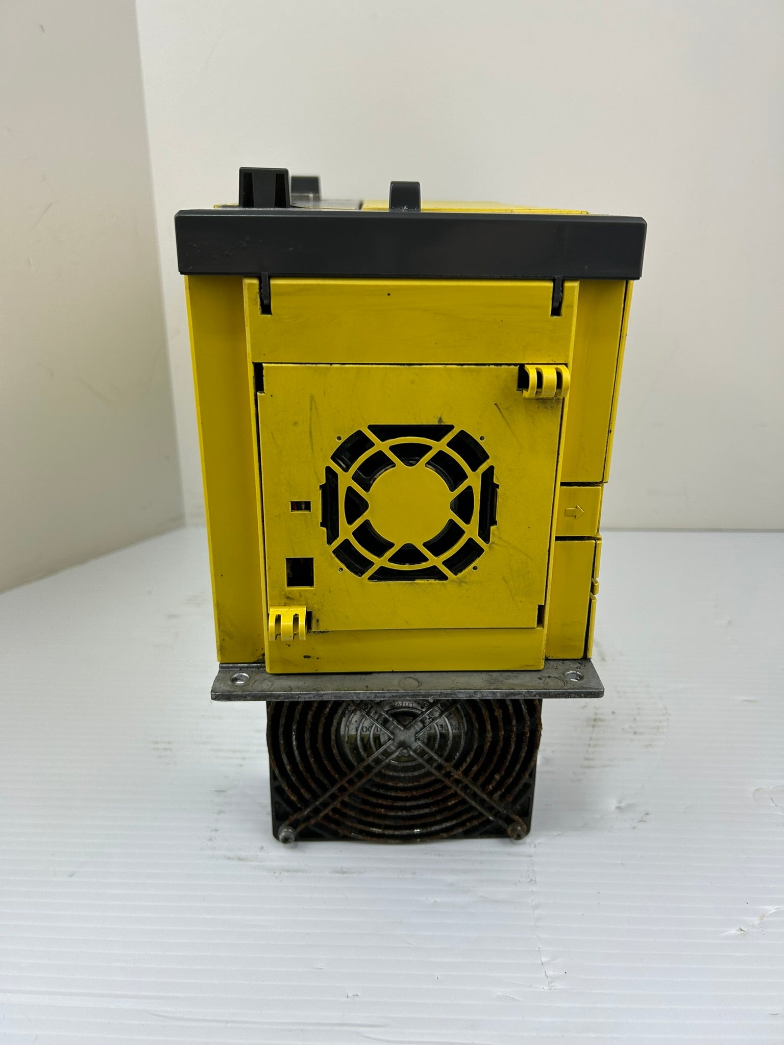 Fanuc A06B-6117-H109 Servo Amplifier Servo Drive aiSV 360 B-65282