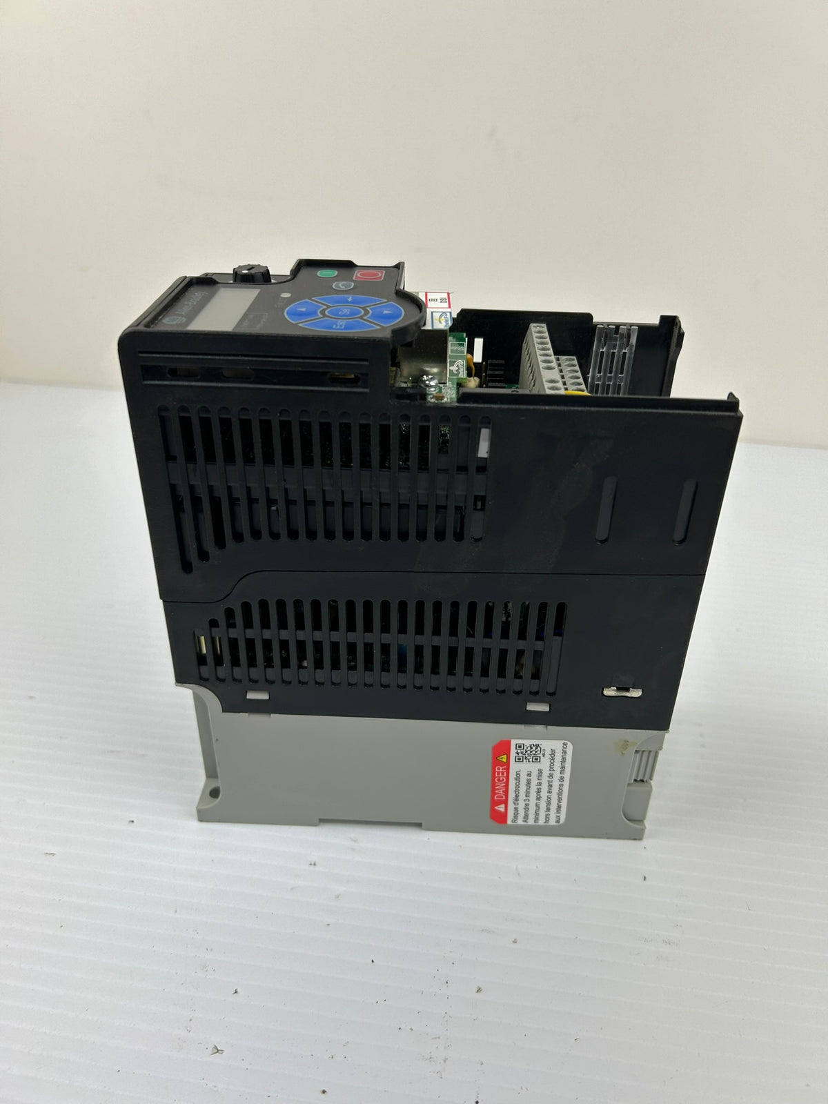 Allen-Bradley PowerFlex 525 25B-D6P0N104 2.2kW 3PH 480V AC Drive VFD