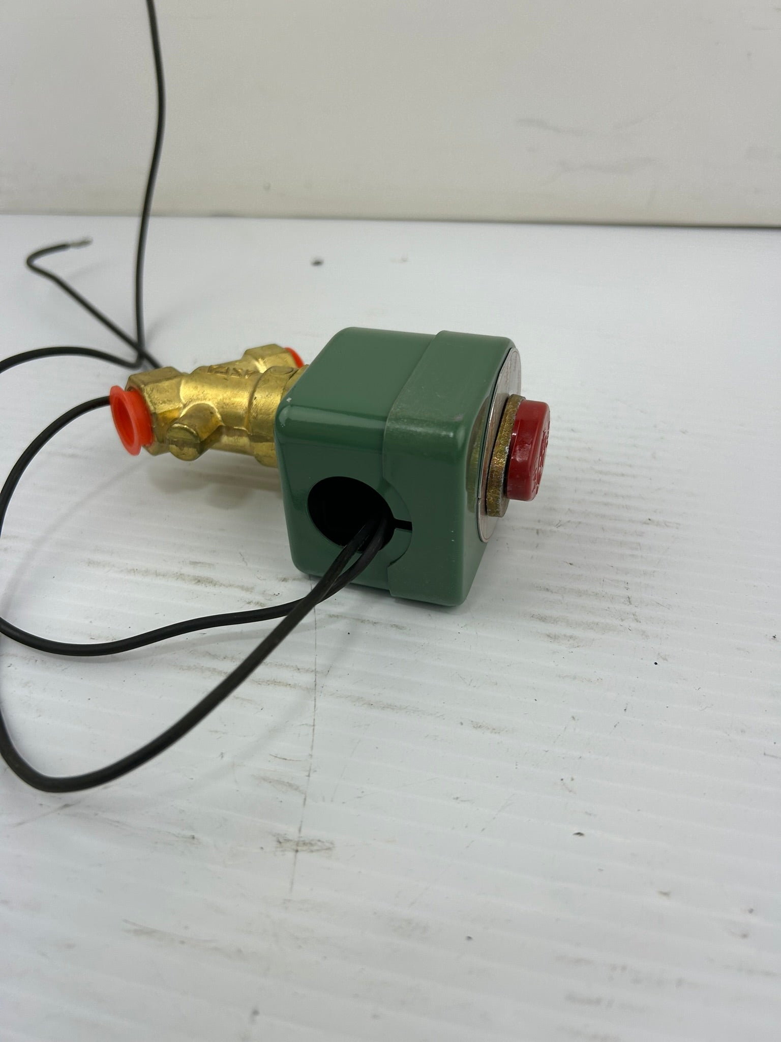 ASCO 02204S Solenoid Valve 110/120 Volts 3/8 Pipe 15.4 Watts