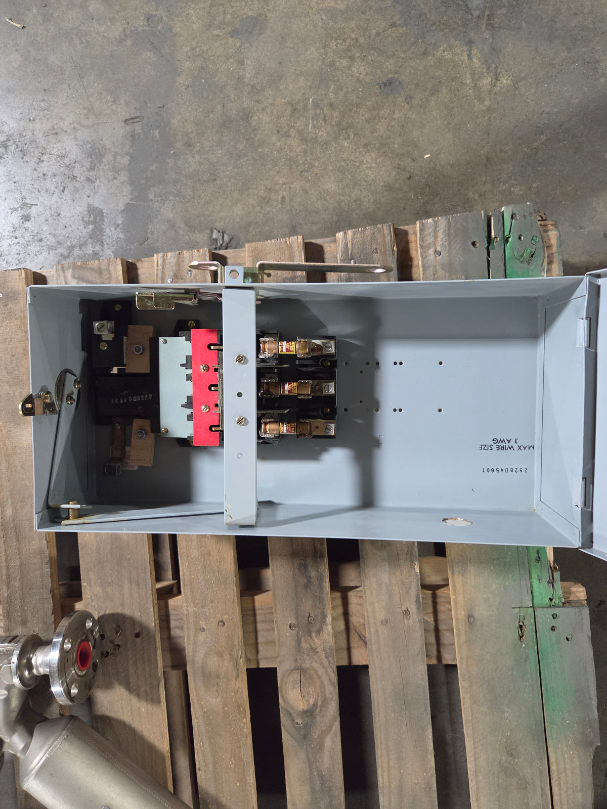 Westinghouse Cutler-Hammer ITAP321 Fusible Busway Switch 30A 3W 3PH 2528D45G01