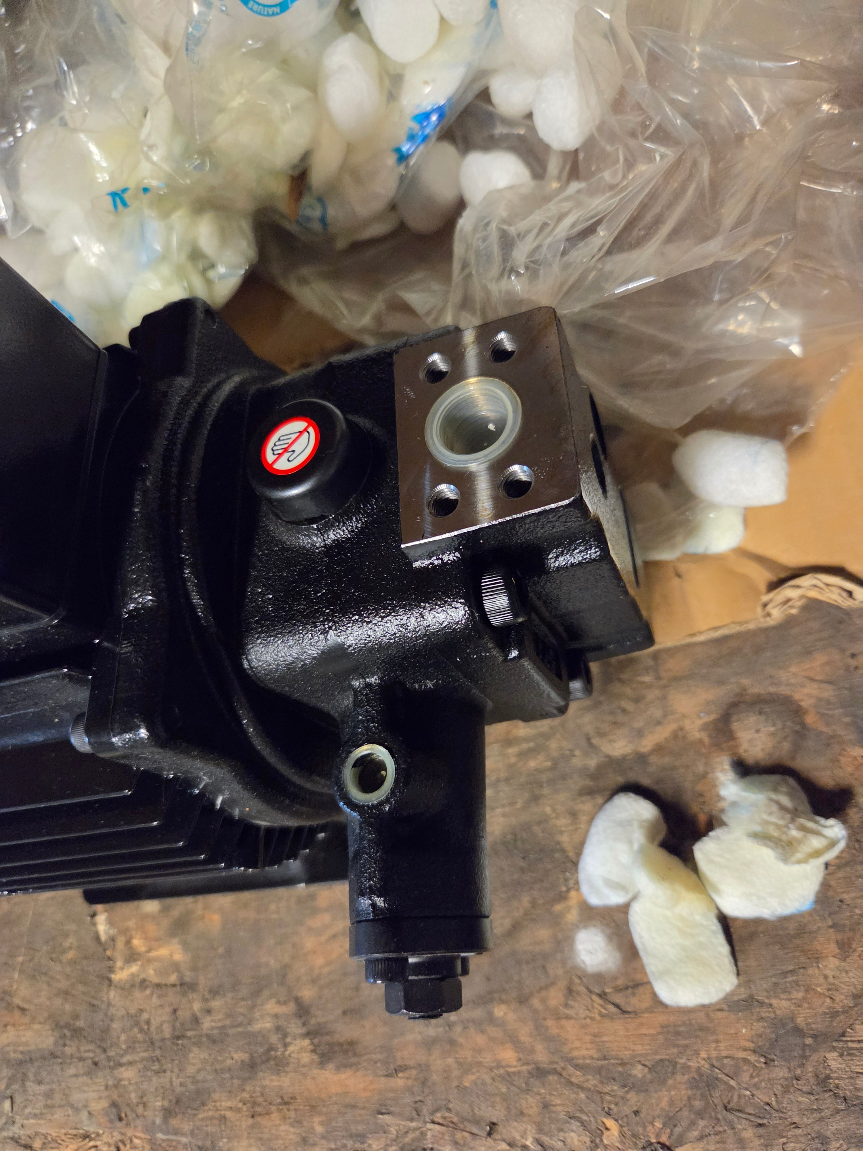 Nachi UVN-1A-0A4-1.5E-4G-12U AC Induction Motor 1.5kW 4P 1730 RPM 460VAC 3 Phase