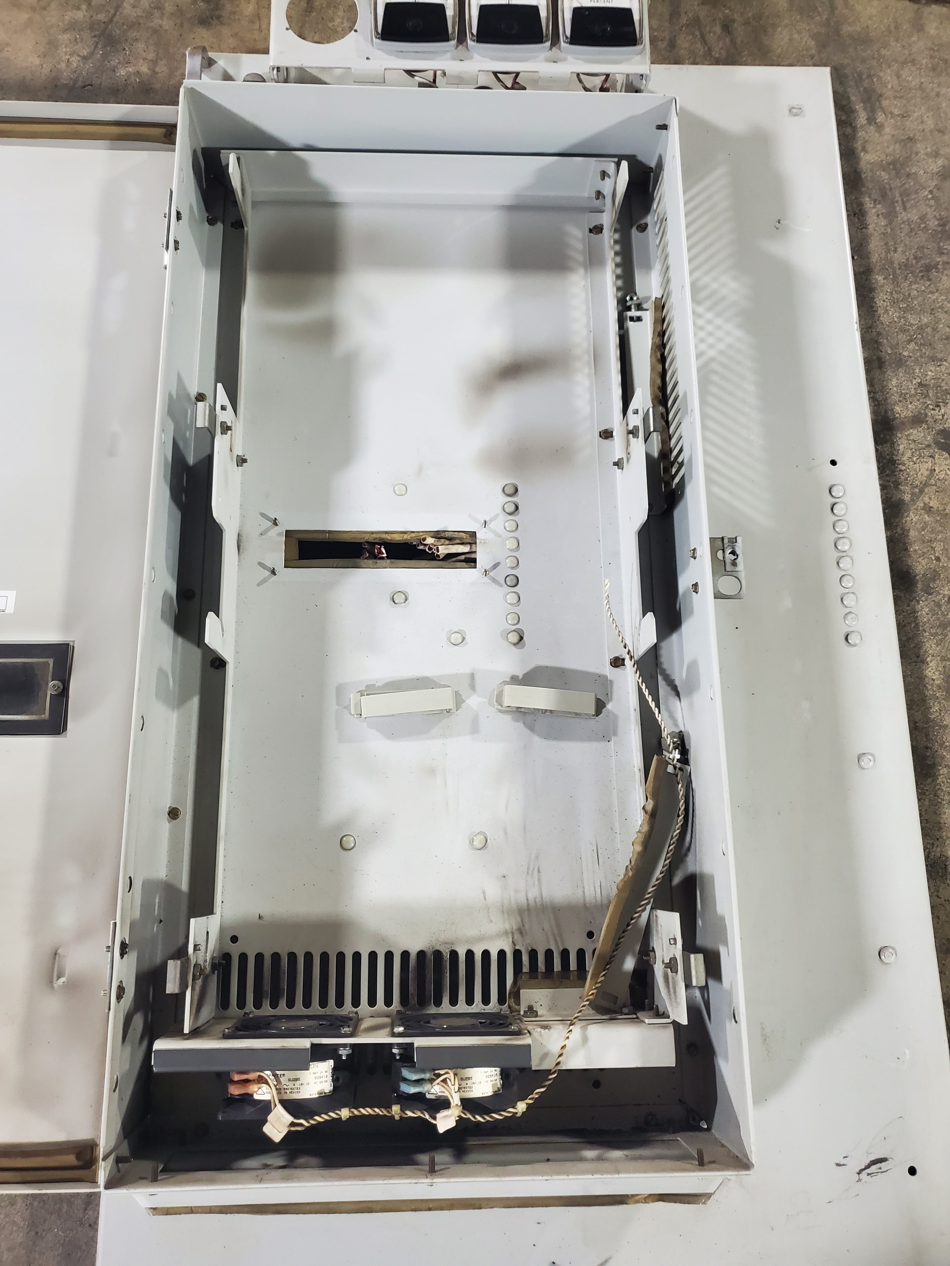 GE 3VRLJ615CD012 Drive Systems Empty Cabinet 35833087 PD005