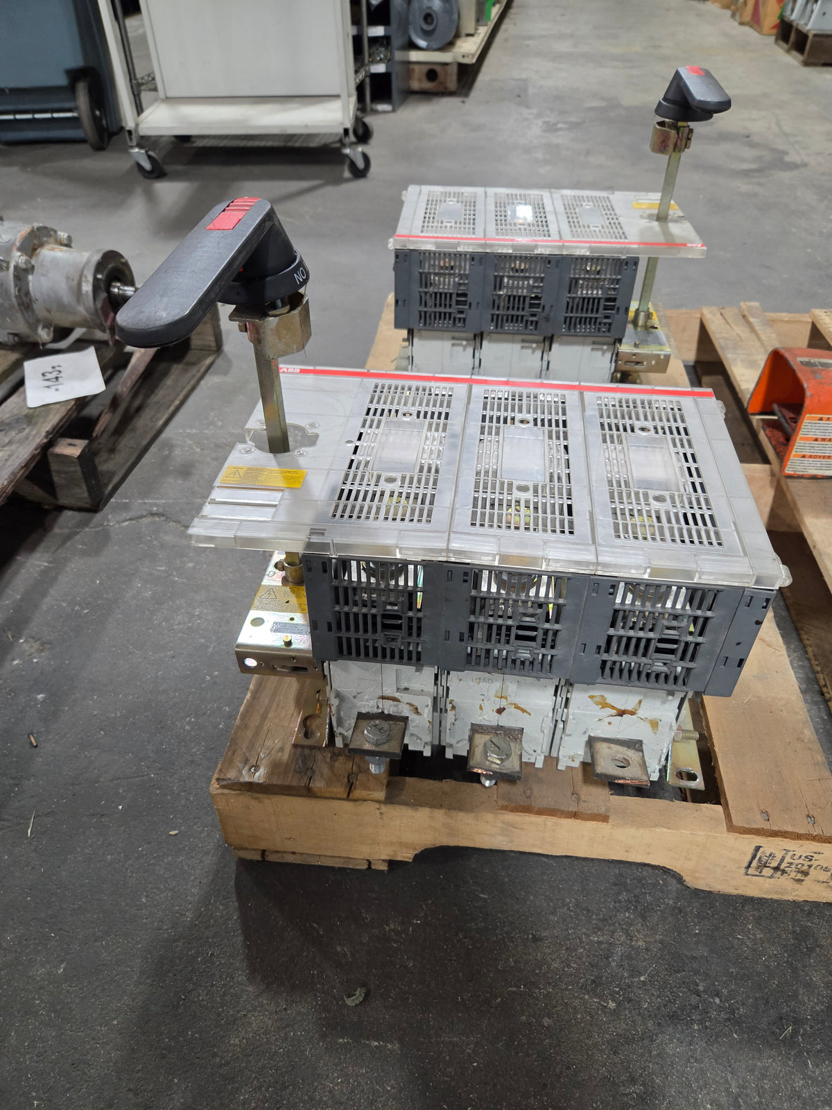 ABB OES800L3 Fusible Disconnect Switch 3 Pole 600VAC 800A w/ Fuses On/Off Switch