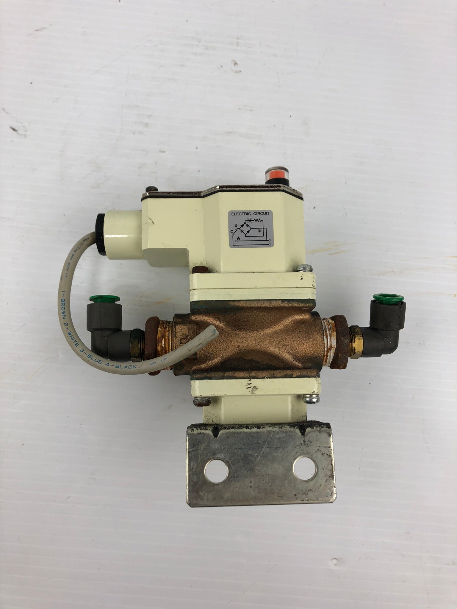 SMC IFW510-06-X300 Flow Switch with Mounting Bracket