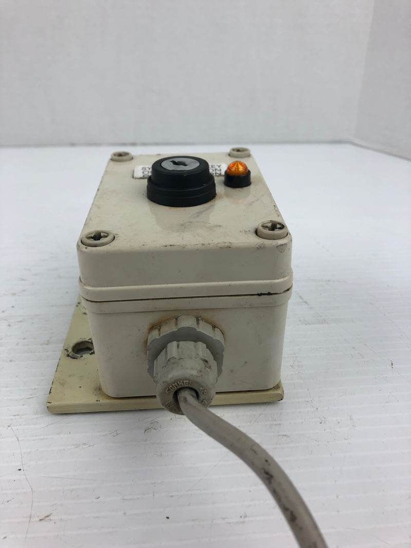 Idec HW-CB10 Control Box with Key Switch - Missing Key