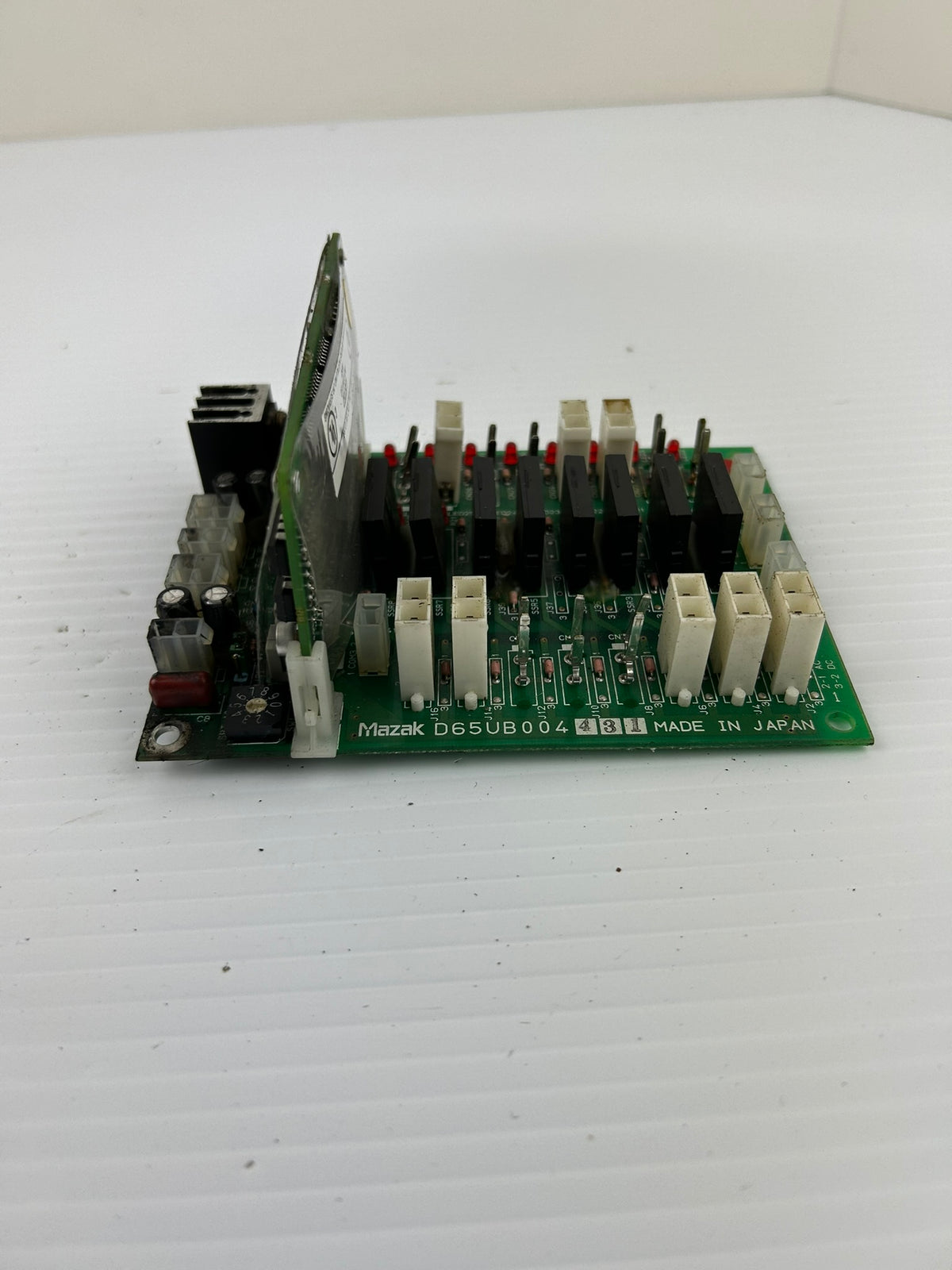 Mazak HR371 CNC Relay Output Board D65UB004 24V 1.2A PCB