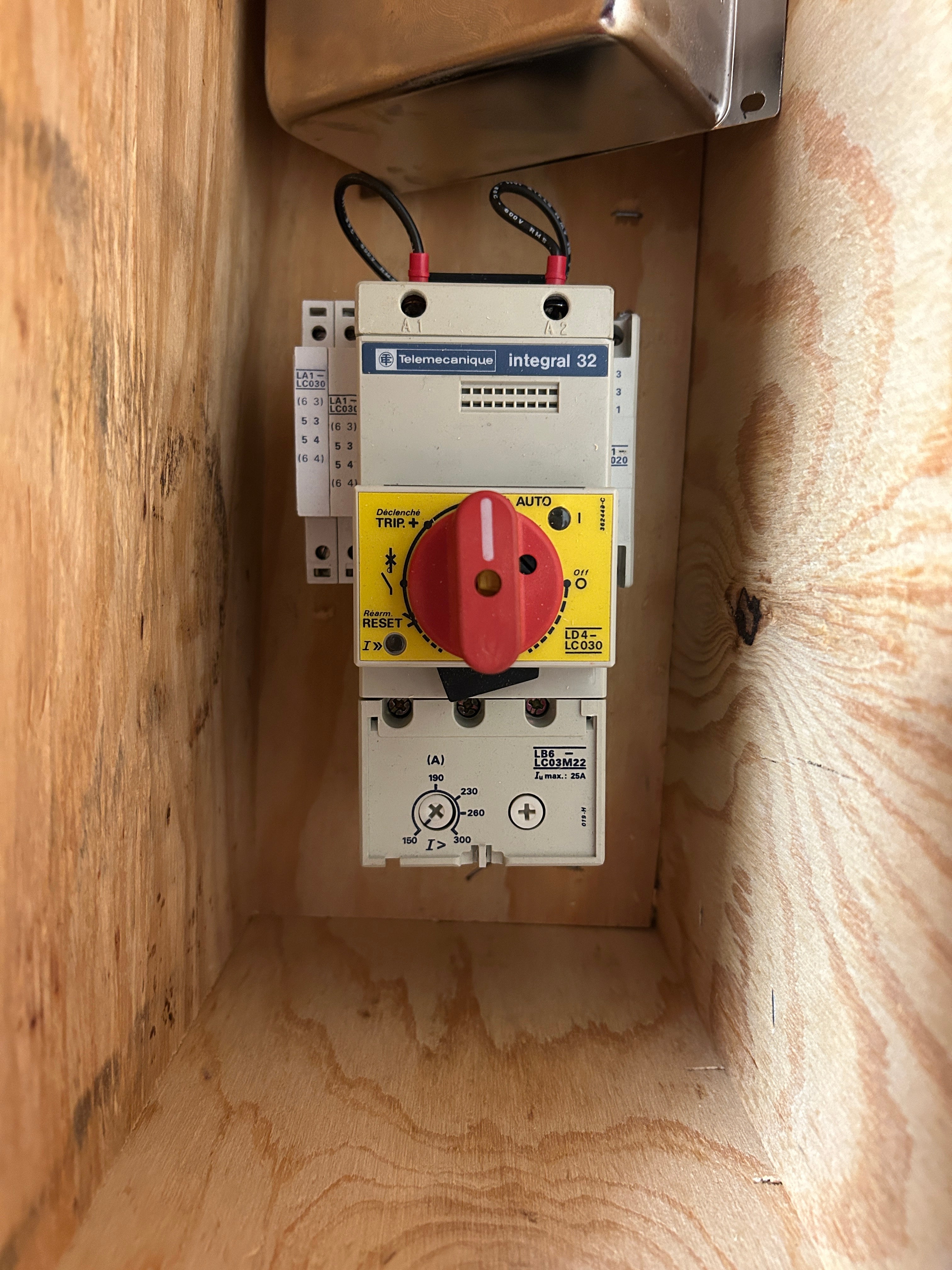 Ormec MCS-S45H*227 Servo Drive Assembly with Breaker and Noise Filter