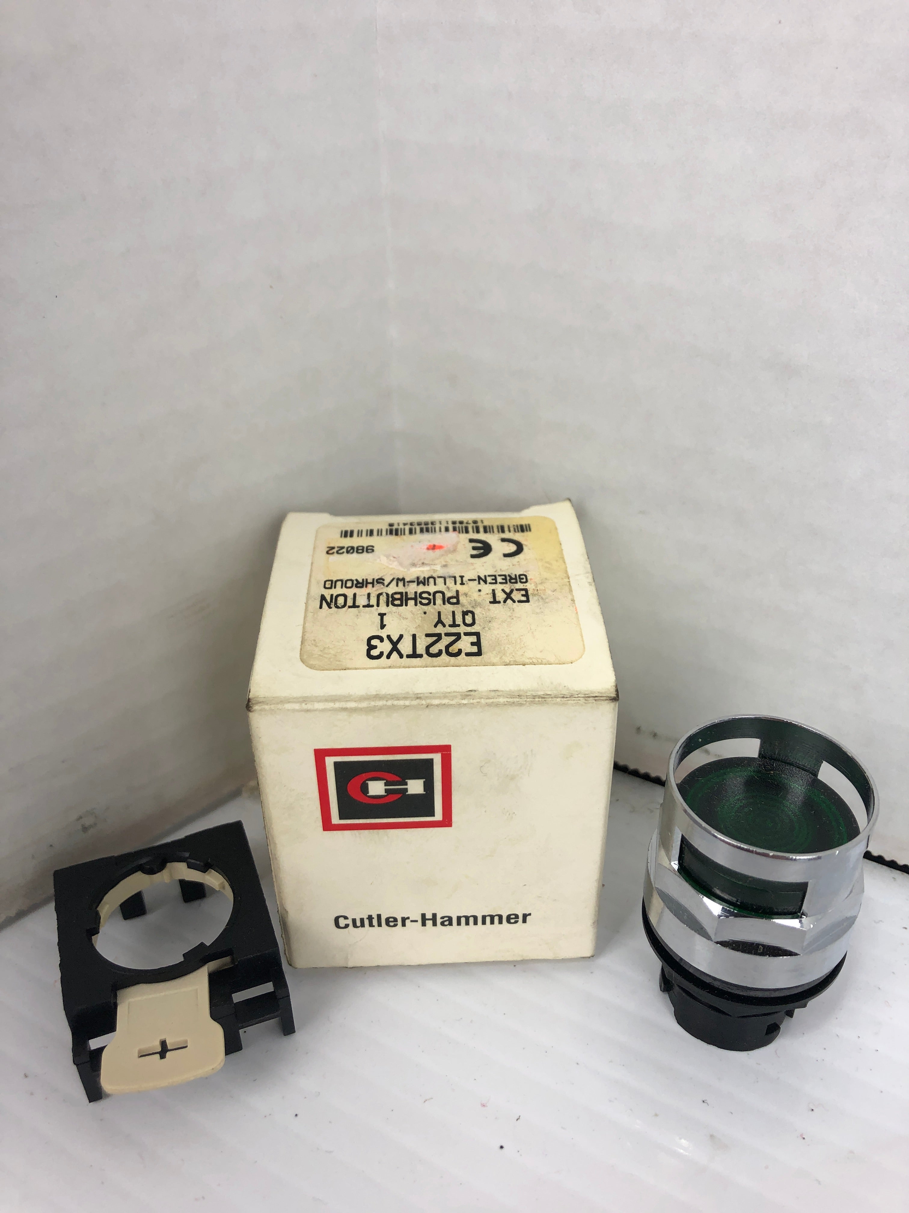 Cutler Hammer E22TX3 Extended Head Green Illuminated Shroud Push Button