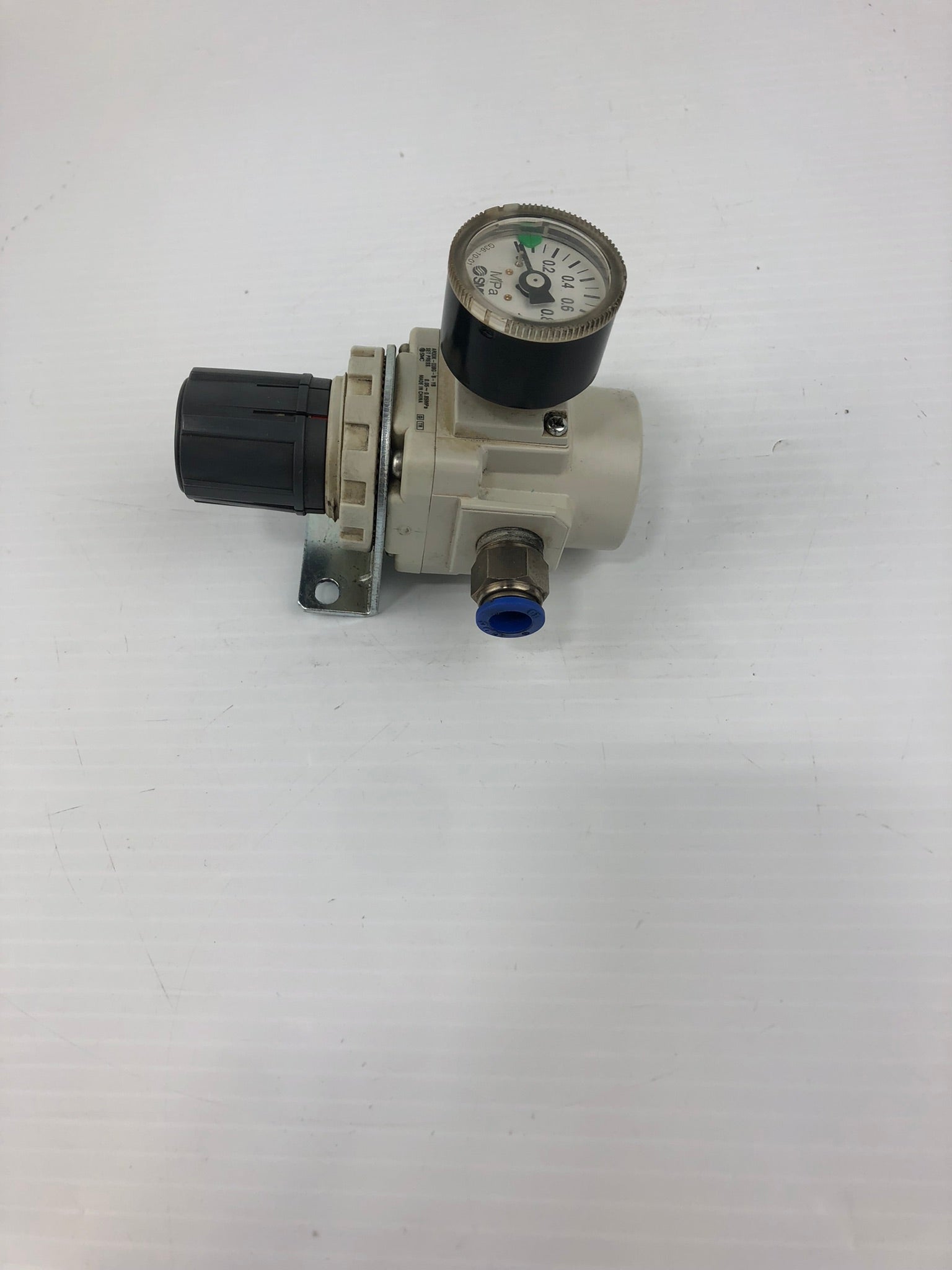 SMC AR30K-03BG-B-YB Regulator 0.05 ~ 0.85 MPa