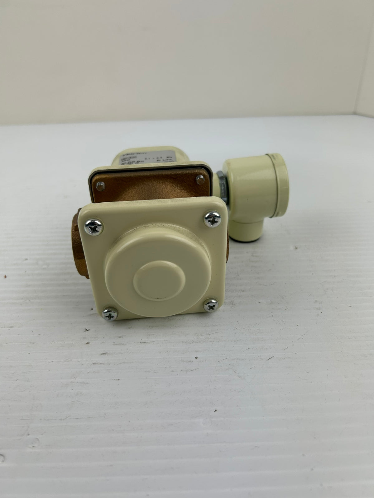 SMC IFW550-04-11 Industrial Flow Switch 60 L/min 5A 125V AC 0.1-0.6 MPa