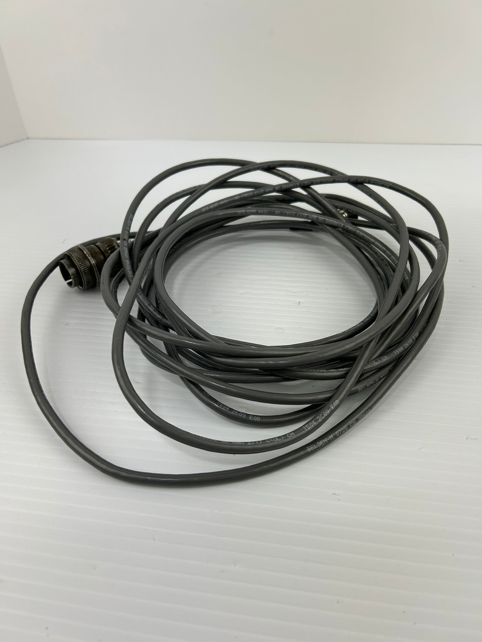 Belden-M 8728 CM 2PR22 Shielded Cable (UL) E108998 with Connectors