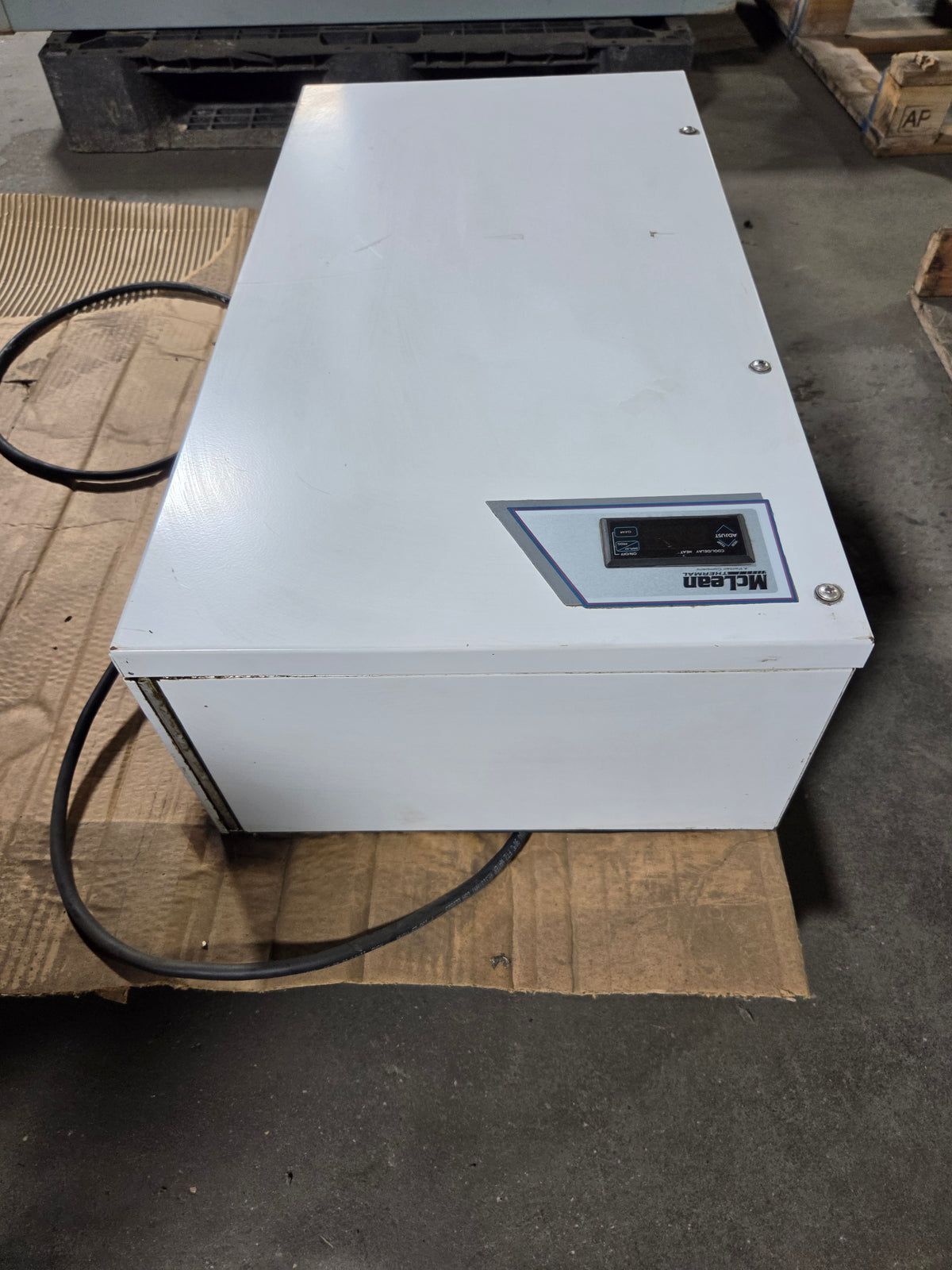 McLean CR290465G003 Electronic Enclosure Air Conditioner 200V 50/60Hz 1 Phase