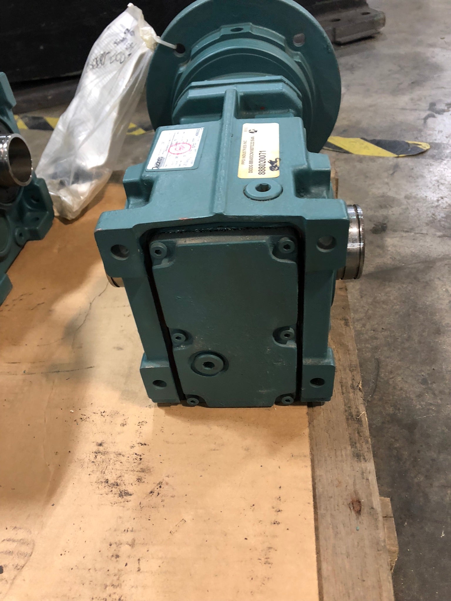 Dodge Quantis BB483CN180TC Gear Reducer 4.91 HP 1750 RPM 3983 in-lb Torque